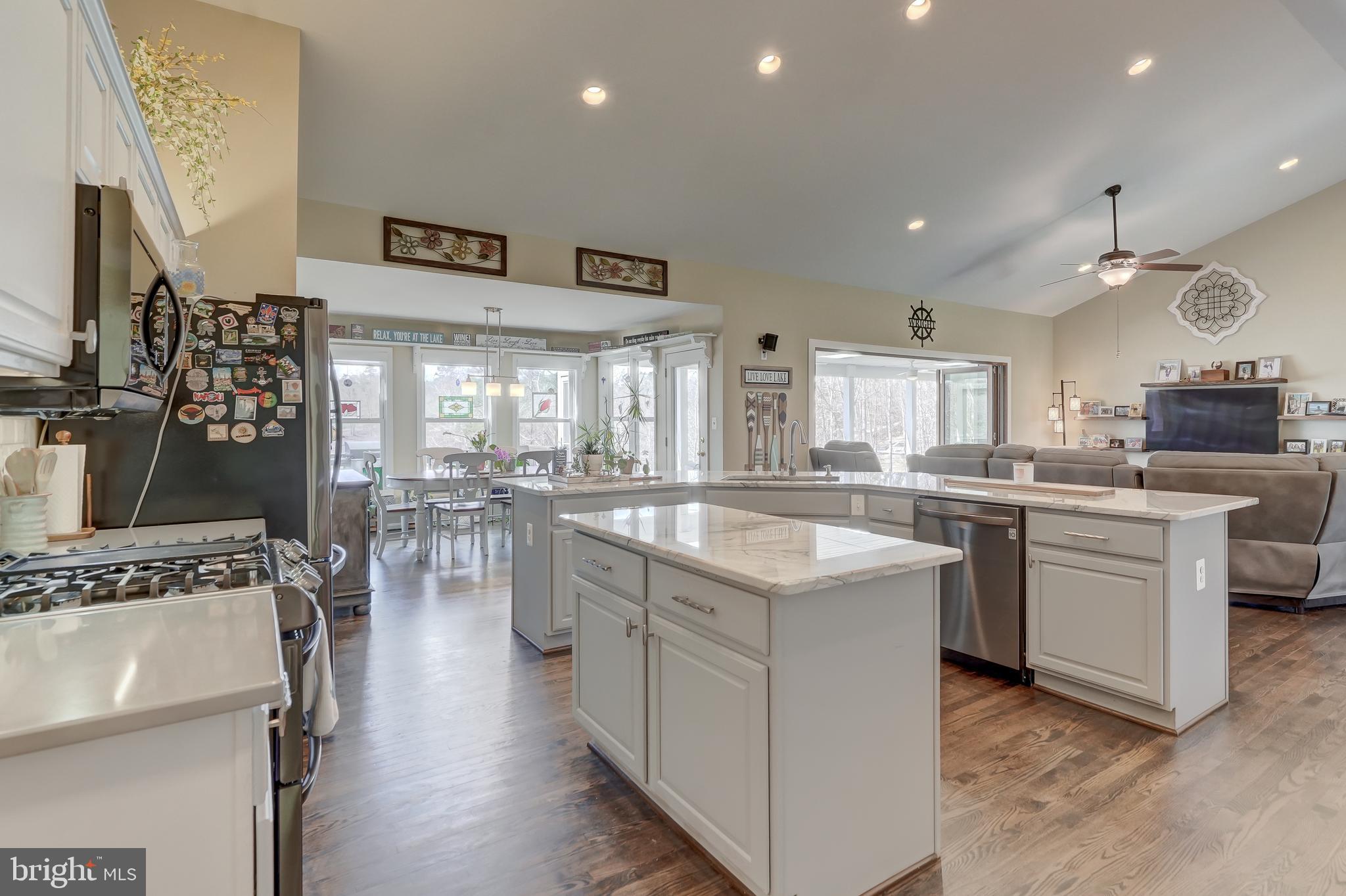 FRESHWATER ESTATES - Residential