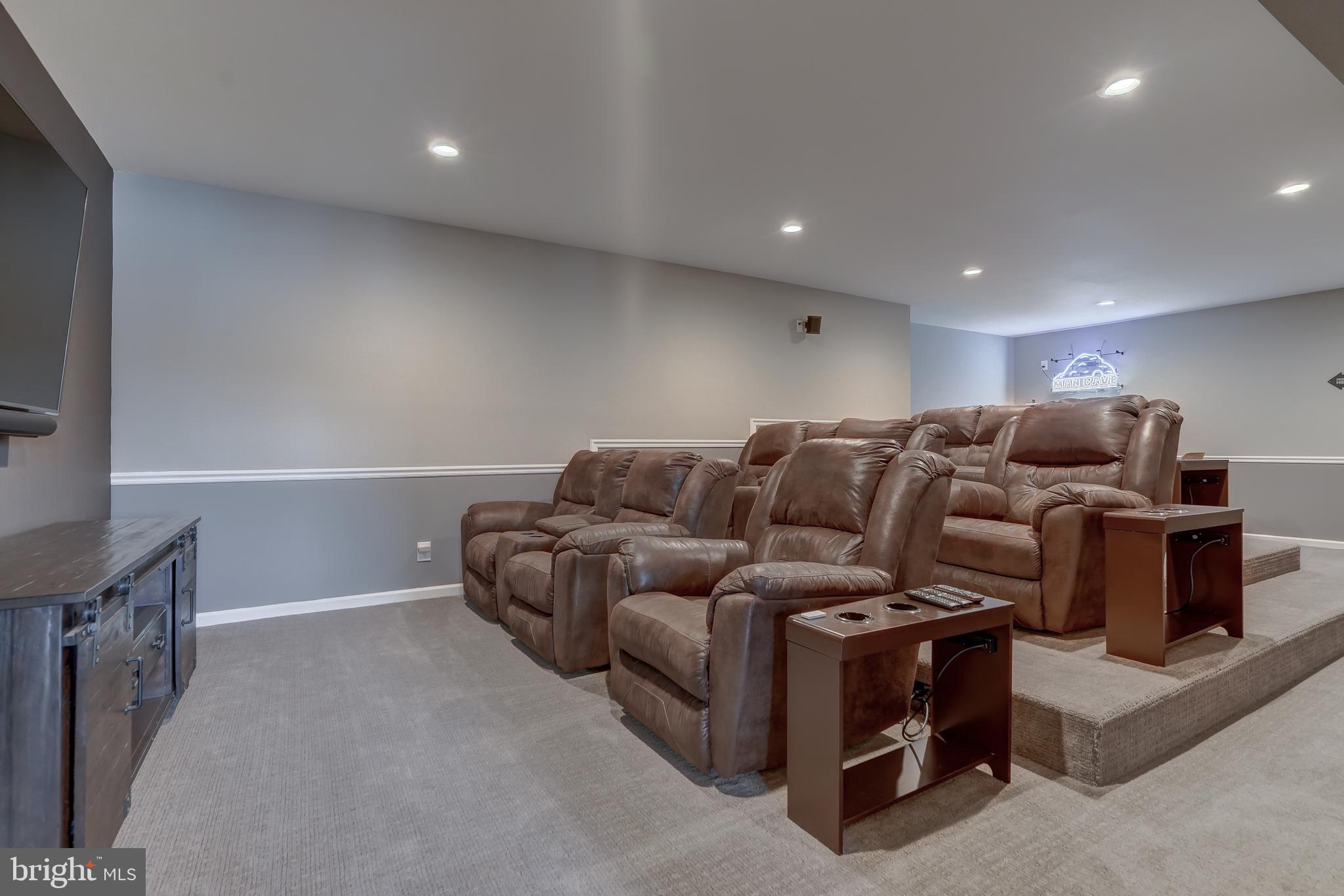 FRESHWATER ESTATES - Residential