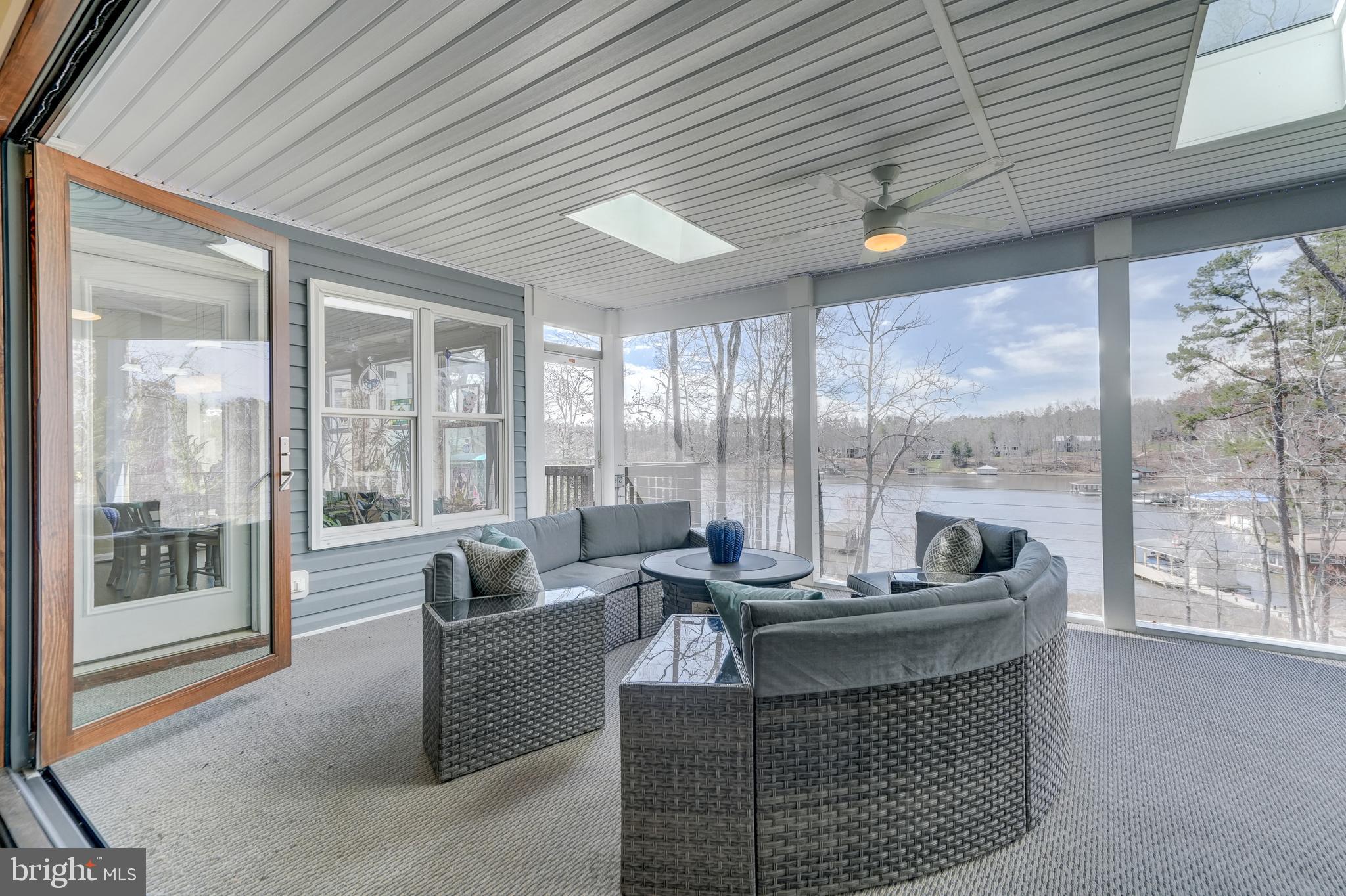 FRESHWATER ESTATES - Residential