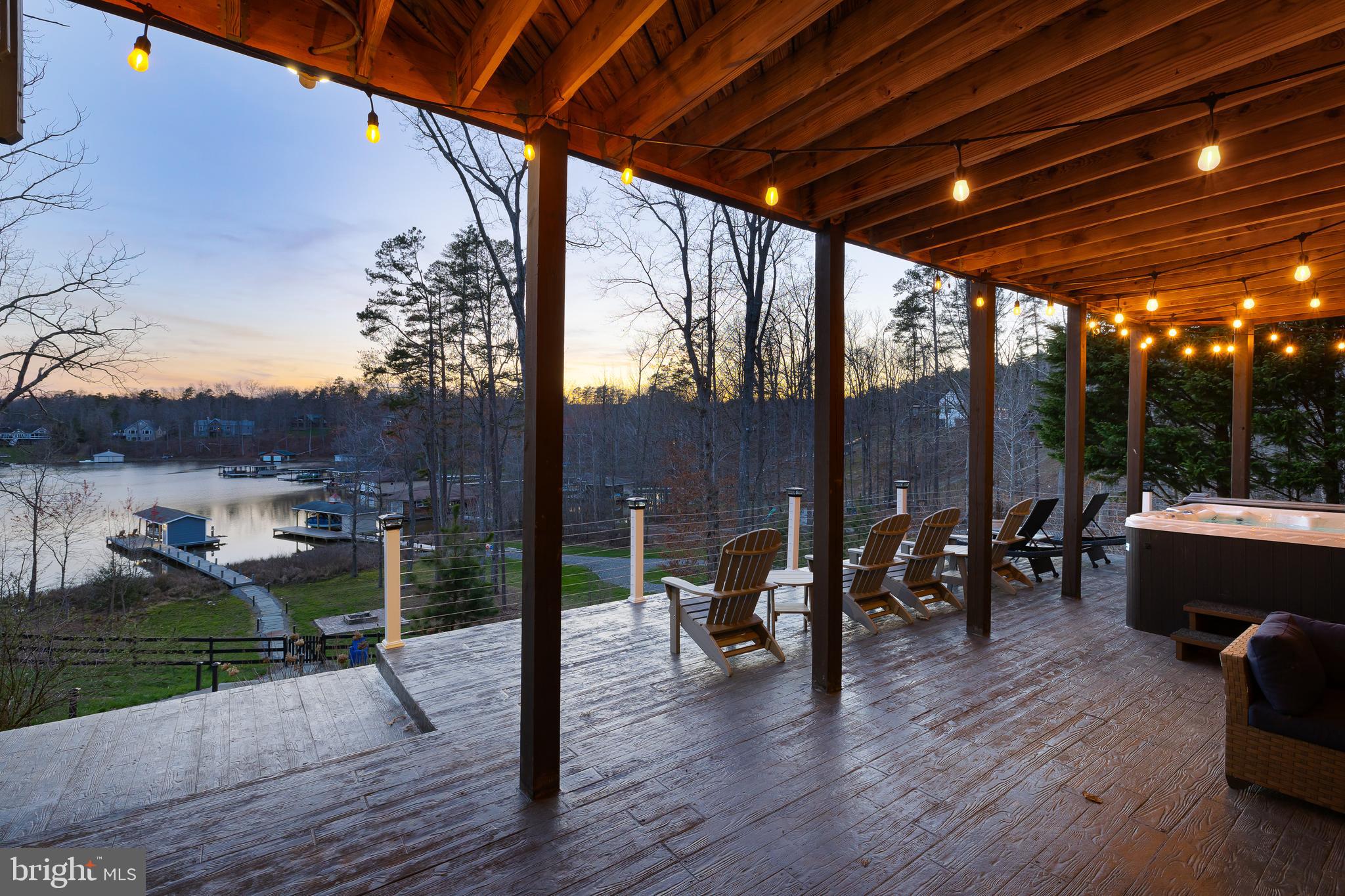 FRESHWATER ESTATES - Residential