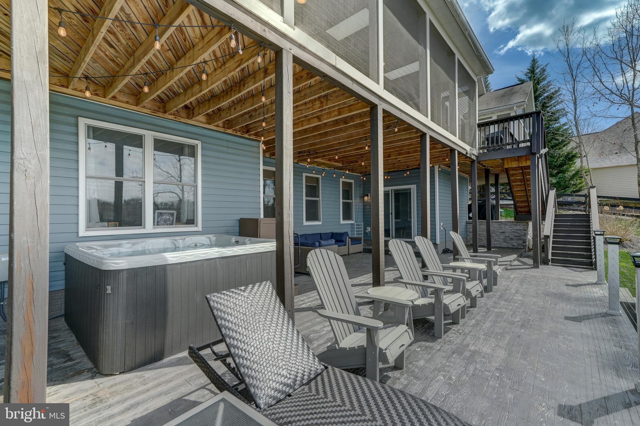 FRESHWATER ESTATES - Residential