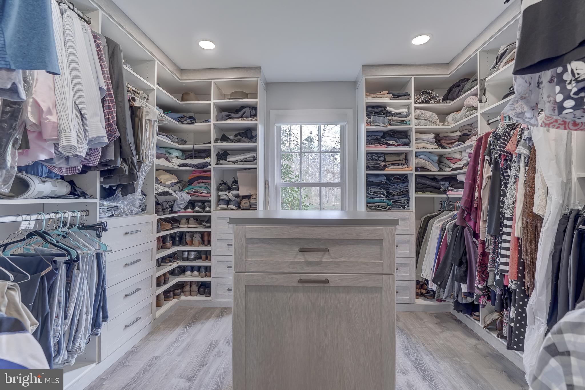 FRESHWATER ESTATES - Residential