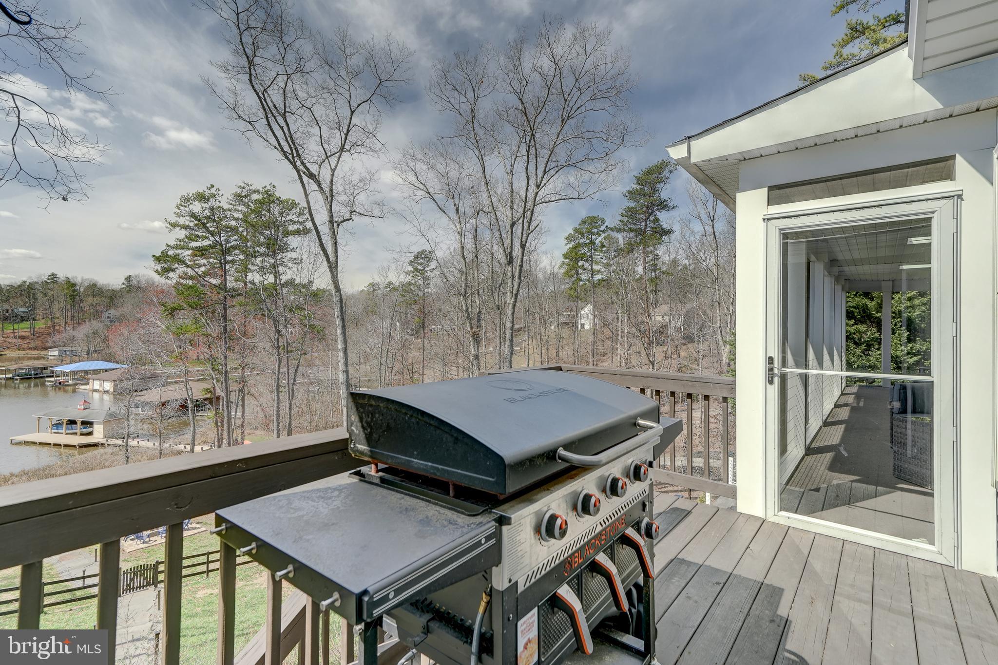 FRESHWATER ESTATES - Residential