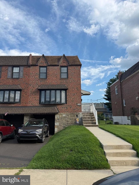 Townhouse For Sale - 11737 Denman Road<br/> PHILADELPHIA, PA 19154