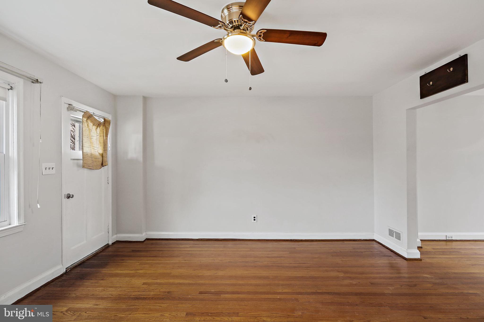 MEDFIELD - Residential