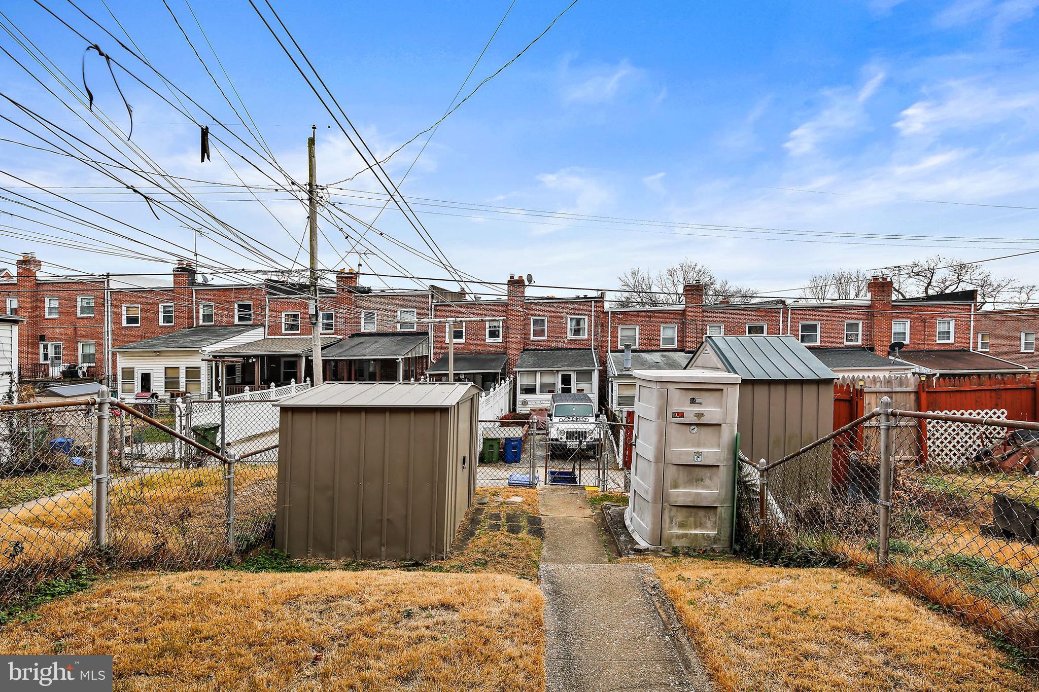 MEDFIELD - Residential