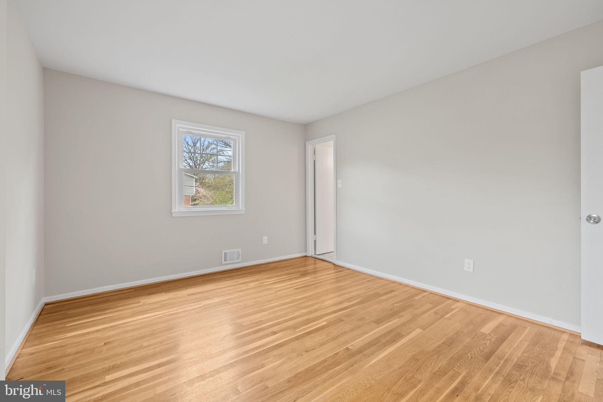 ANNANDALE WOODS - Residential