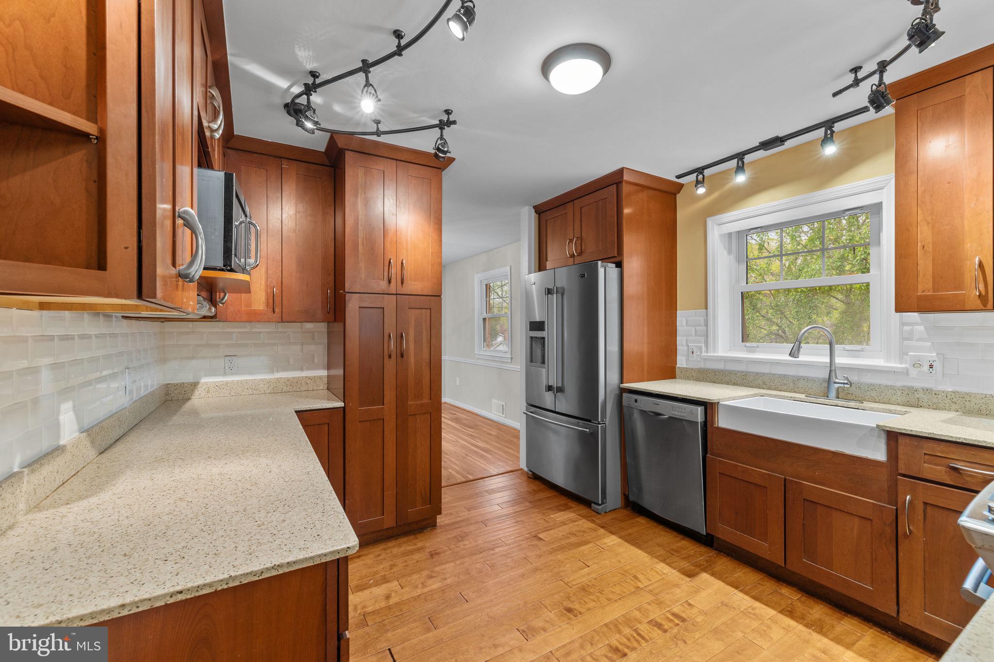 ANNANDALE WOODS - Residential