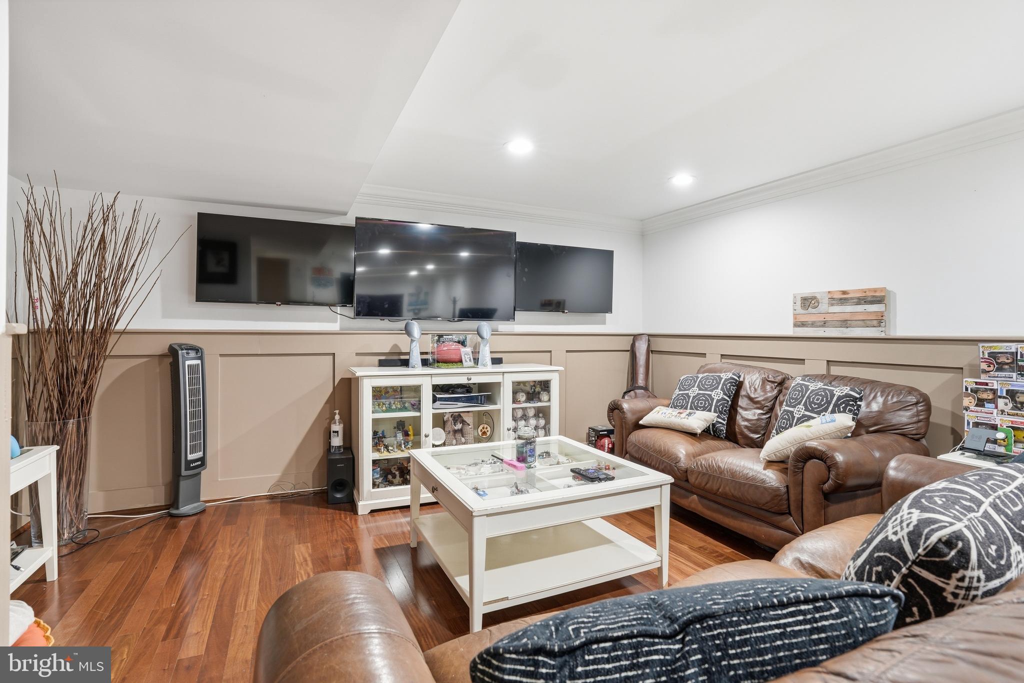 PEAR TREE VIL - Residential