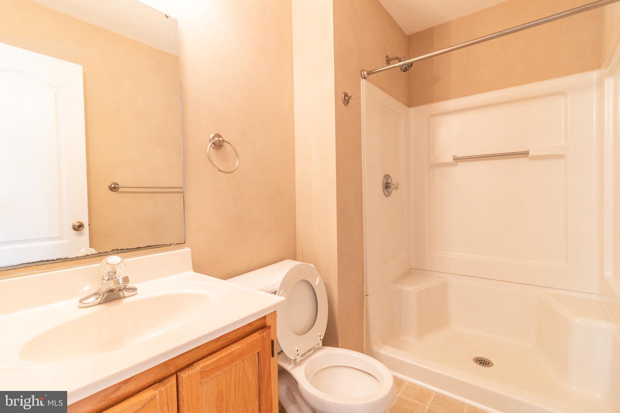 LAUREL GLEN - Residential Lease