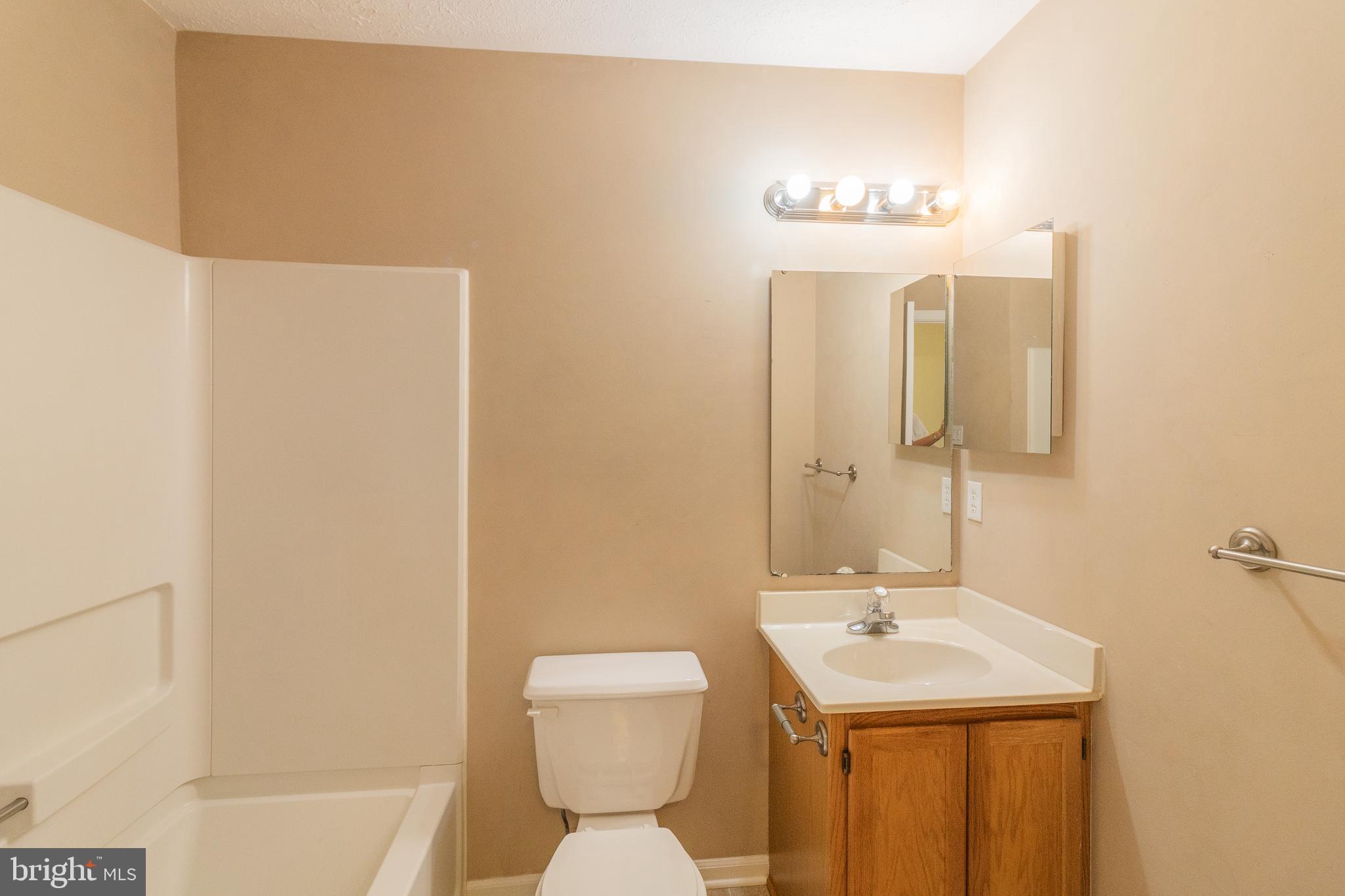 LAUREL GLEN - Residential Lease