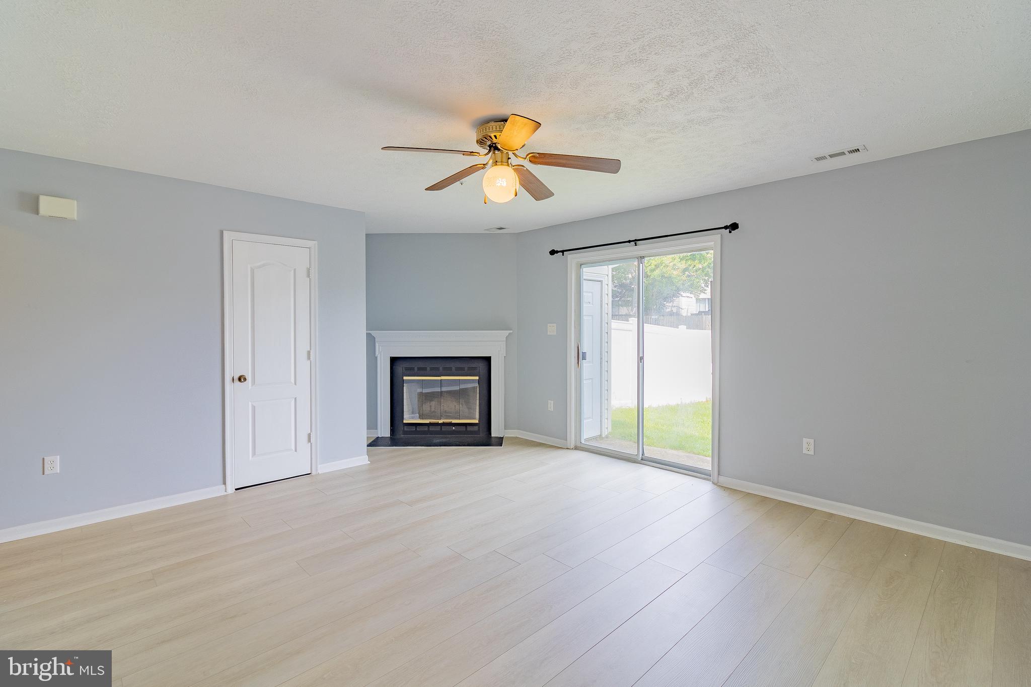 LAUREL GLEN - Residential Lease