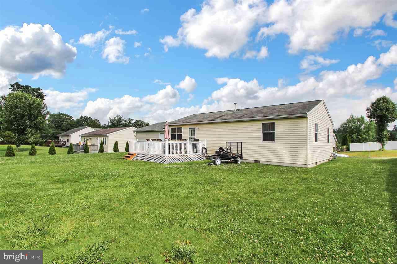 COUNTRY ESTATES - Residential
