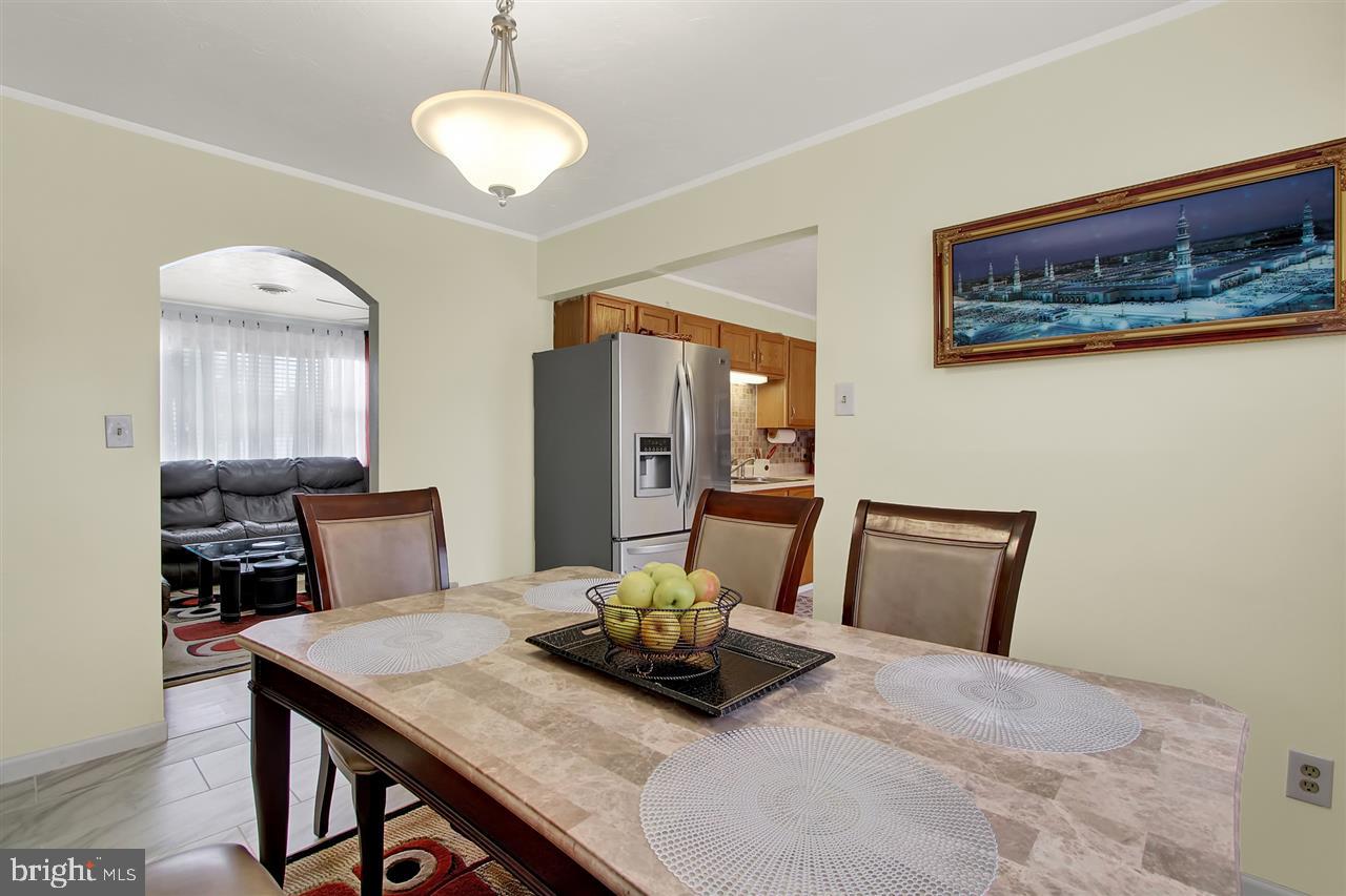 COUNTRY ESTATES - Residential