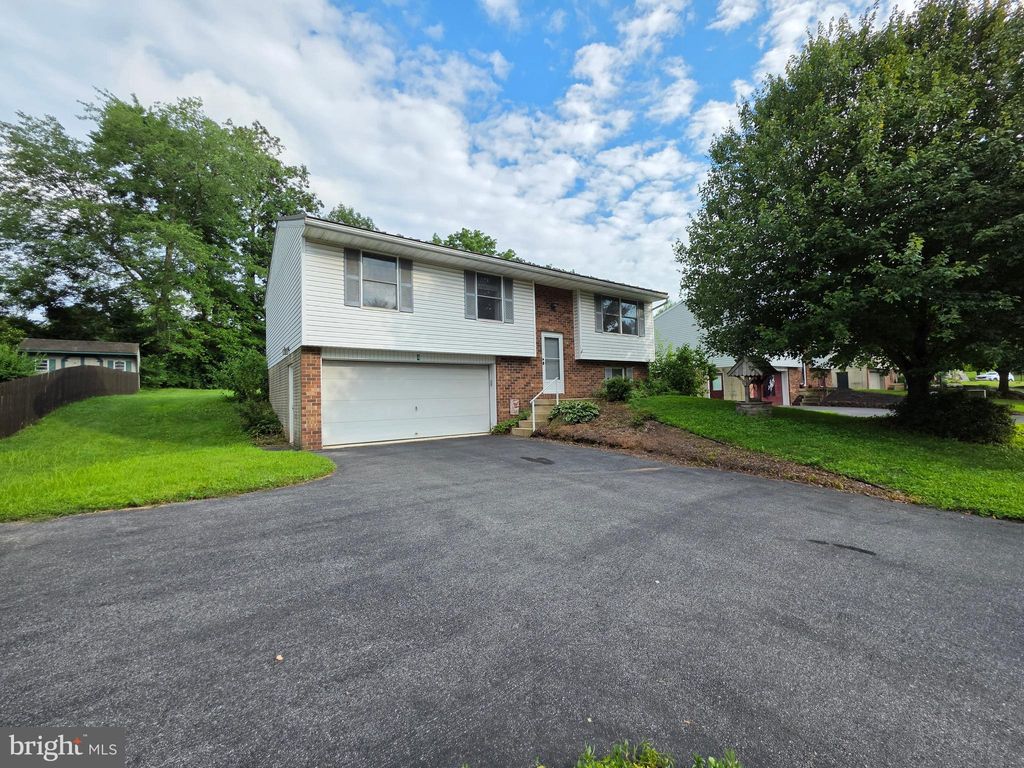 Photo of 4 Homestead Drive, DENVER, PA 17517 (MLS # PALA2074444)