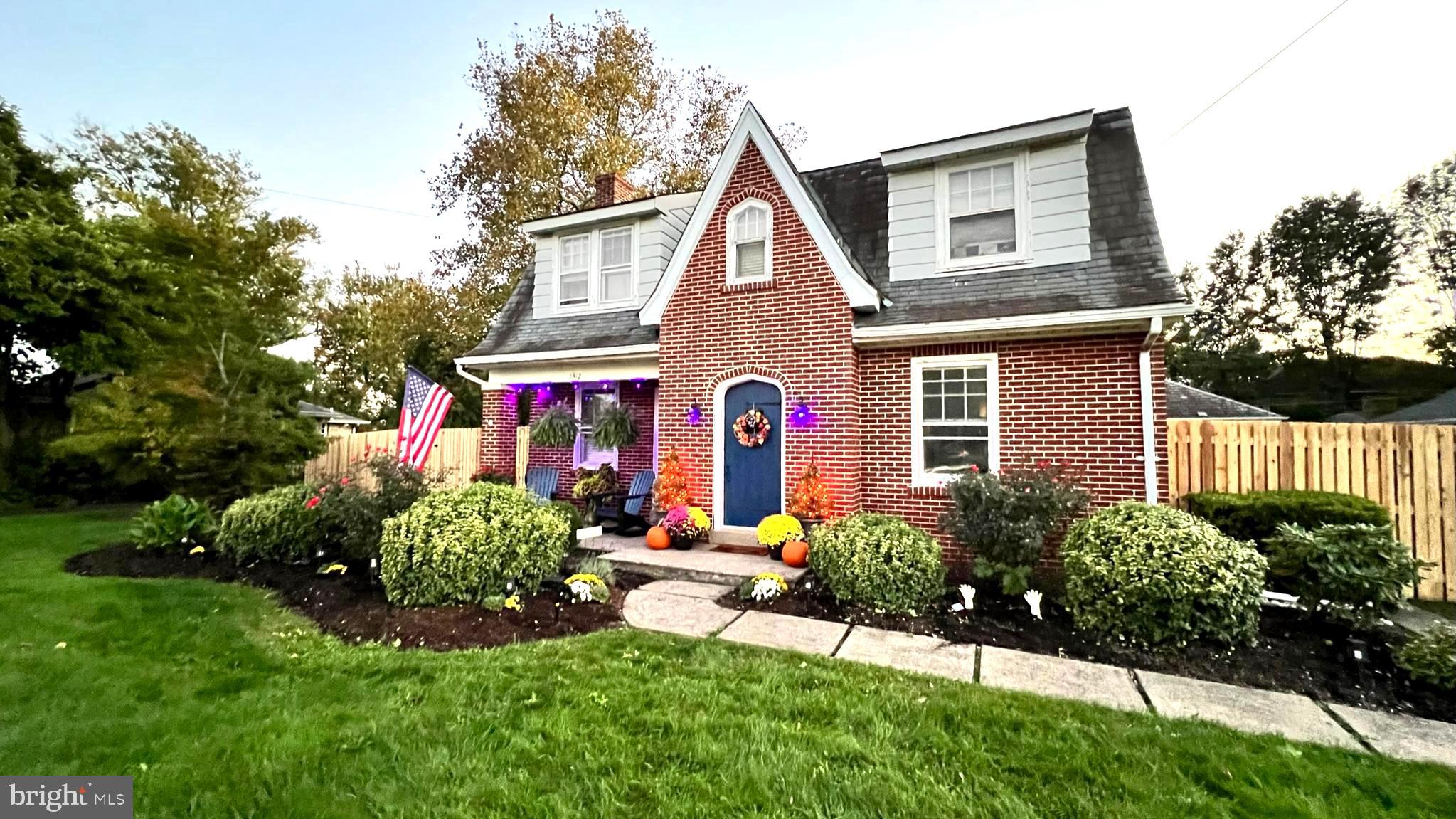 LANSDALE - Residential