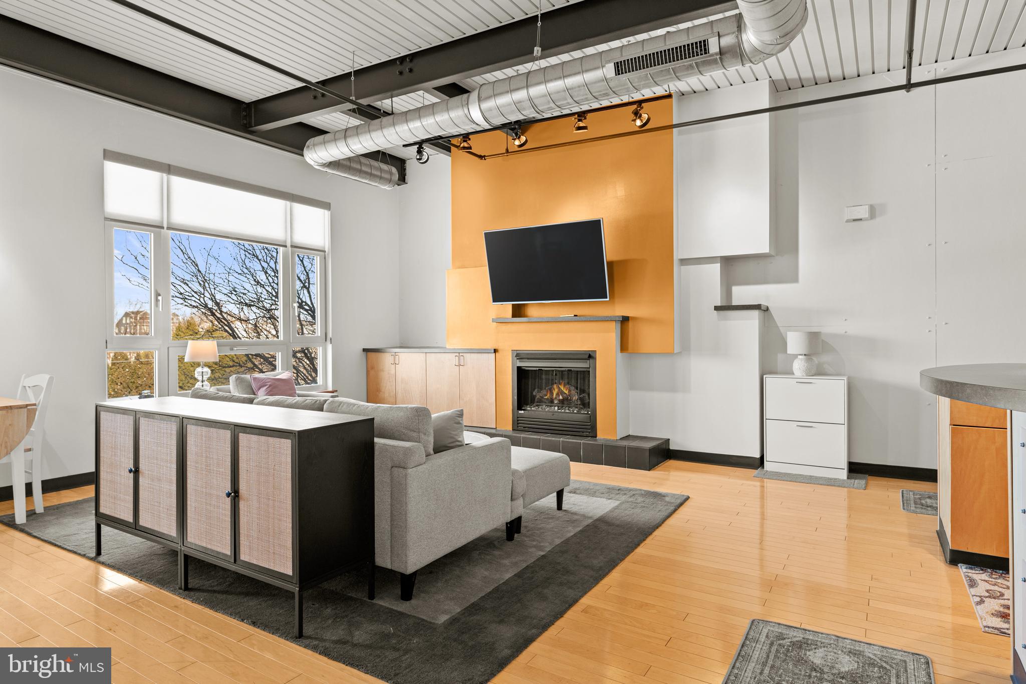 INDUSTRY - Residential Lease