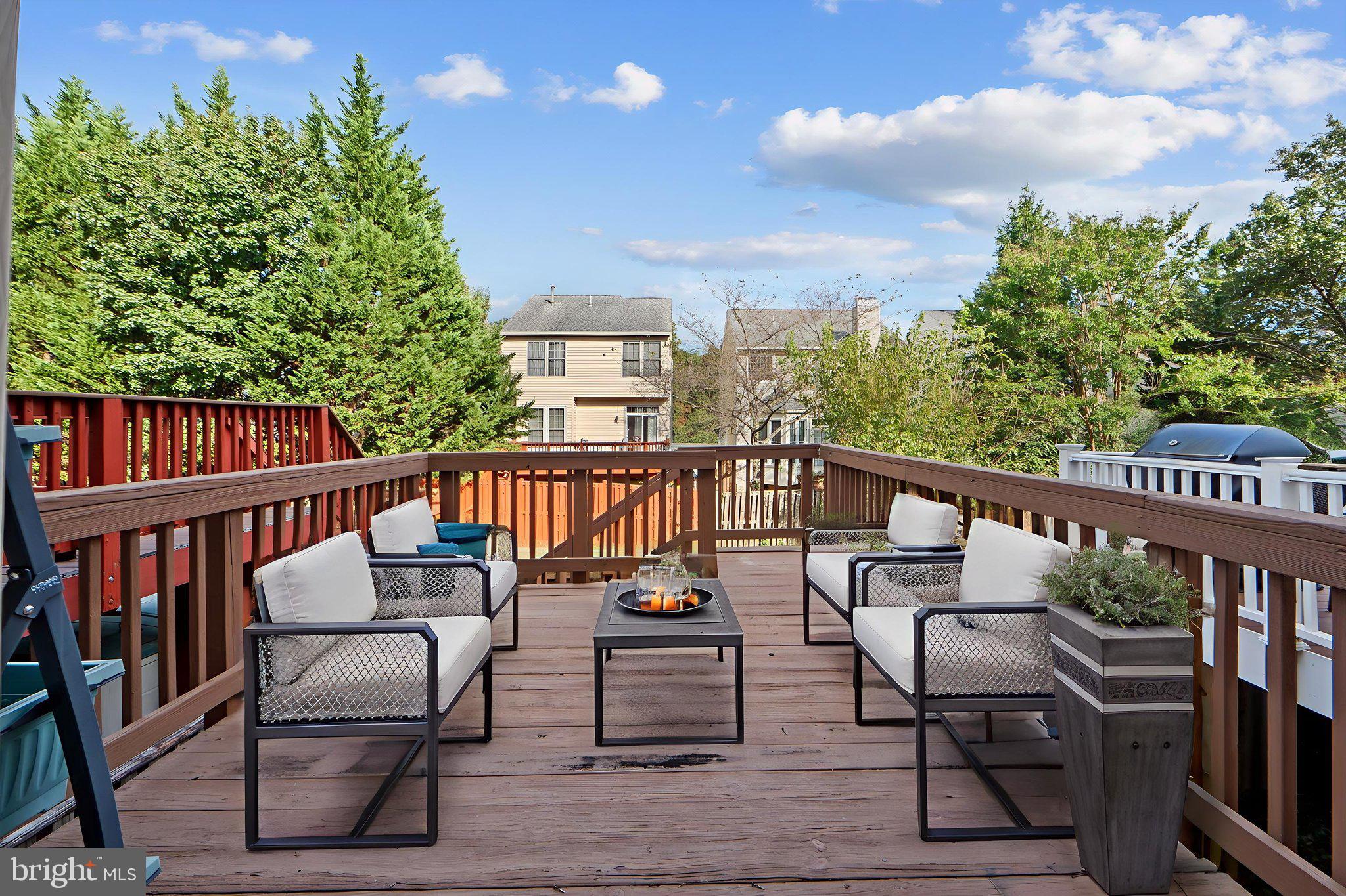 GREEN TRAILS - Residential Lease