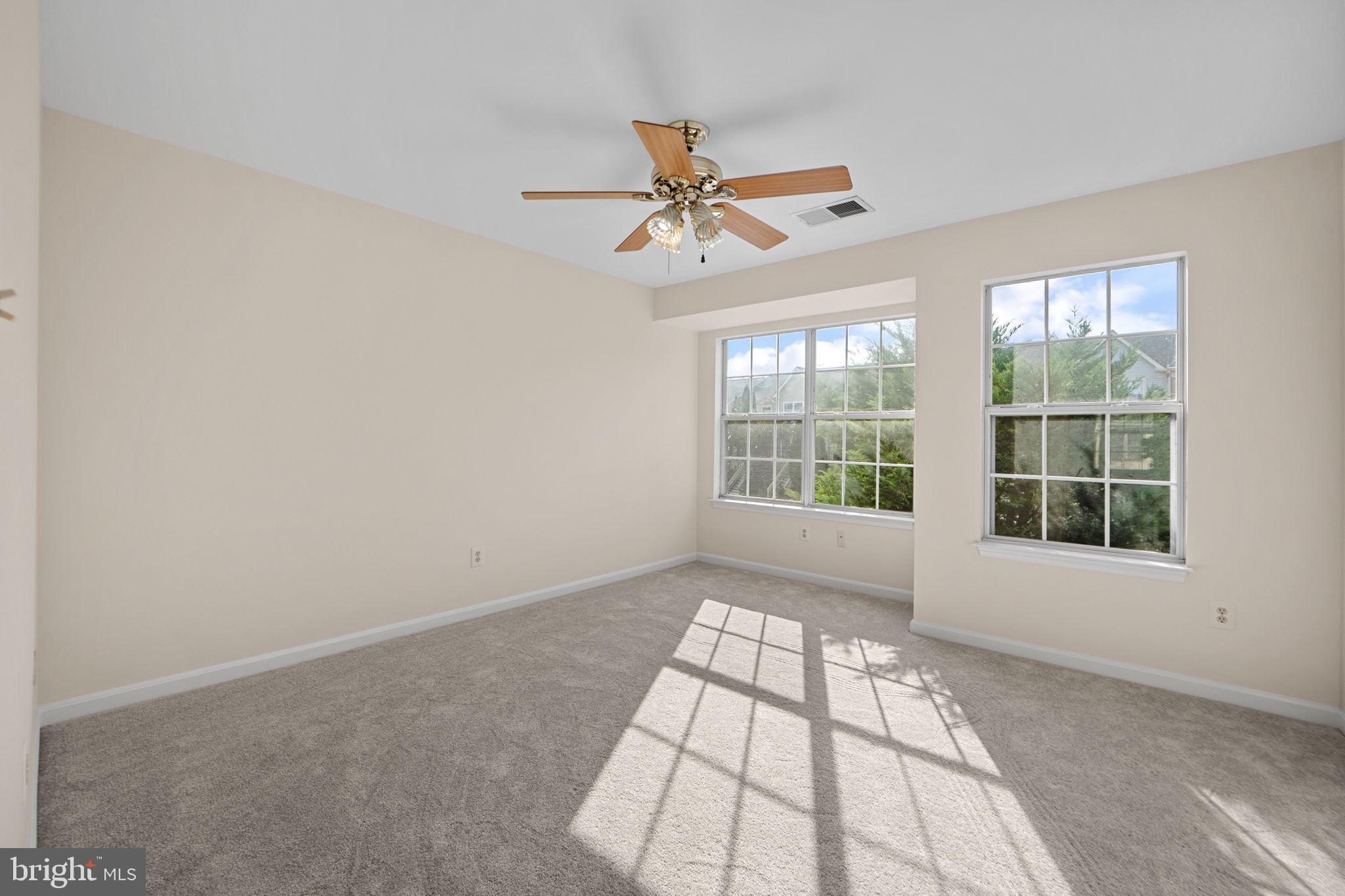 GREEN TRAILS - Residential Lease