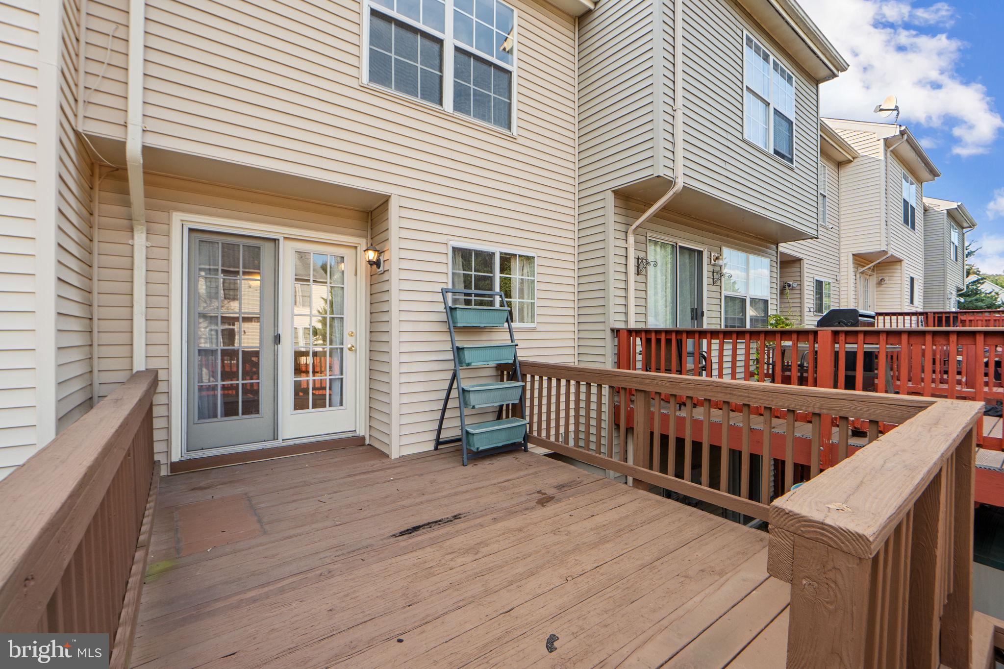 GREEN TRAILS - Residential Lease