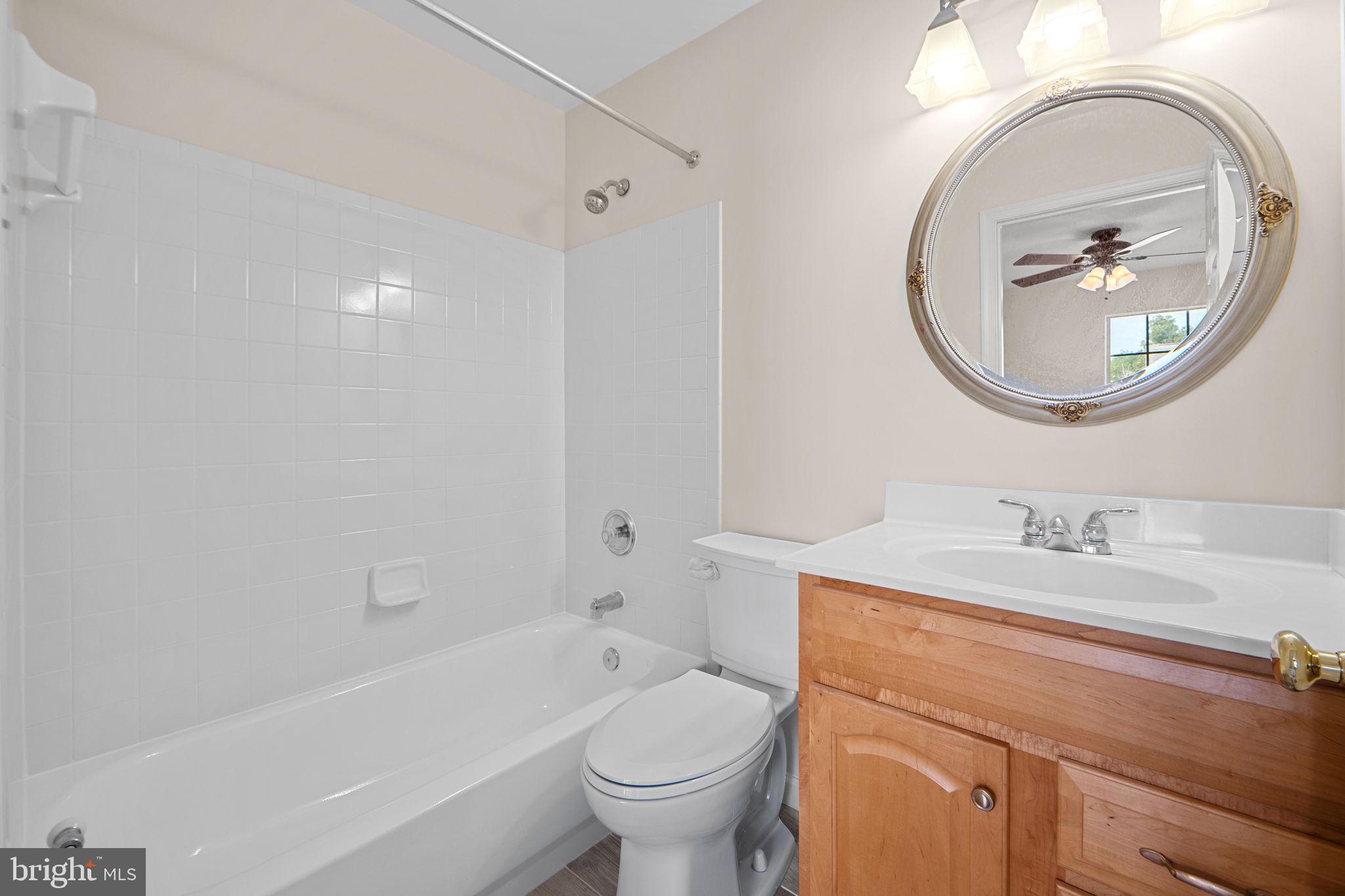 GREEN TRAILS - Residential Lease