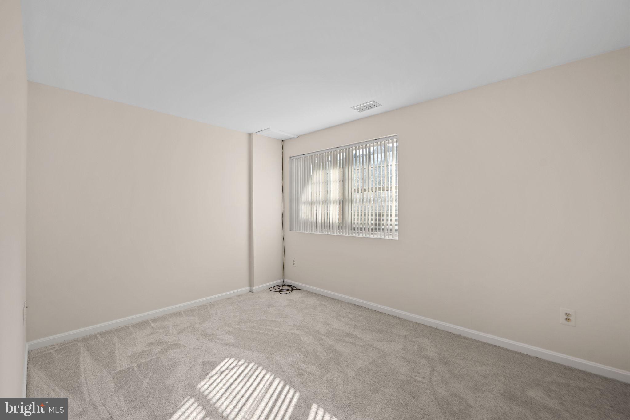 GREEN TRAILS - Residential Lease