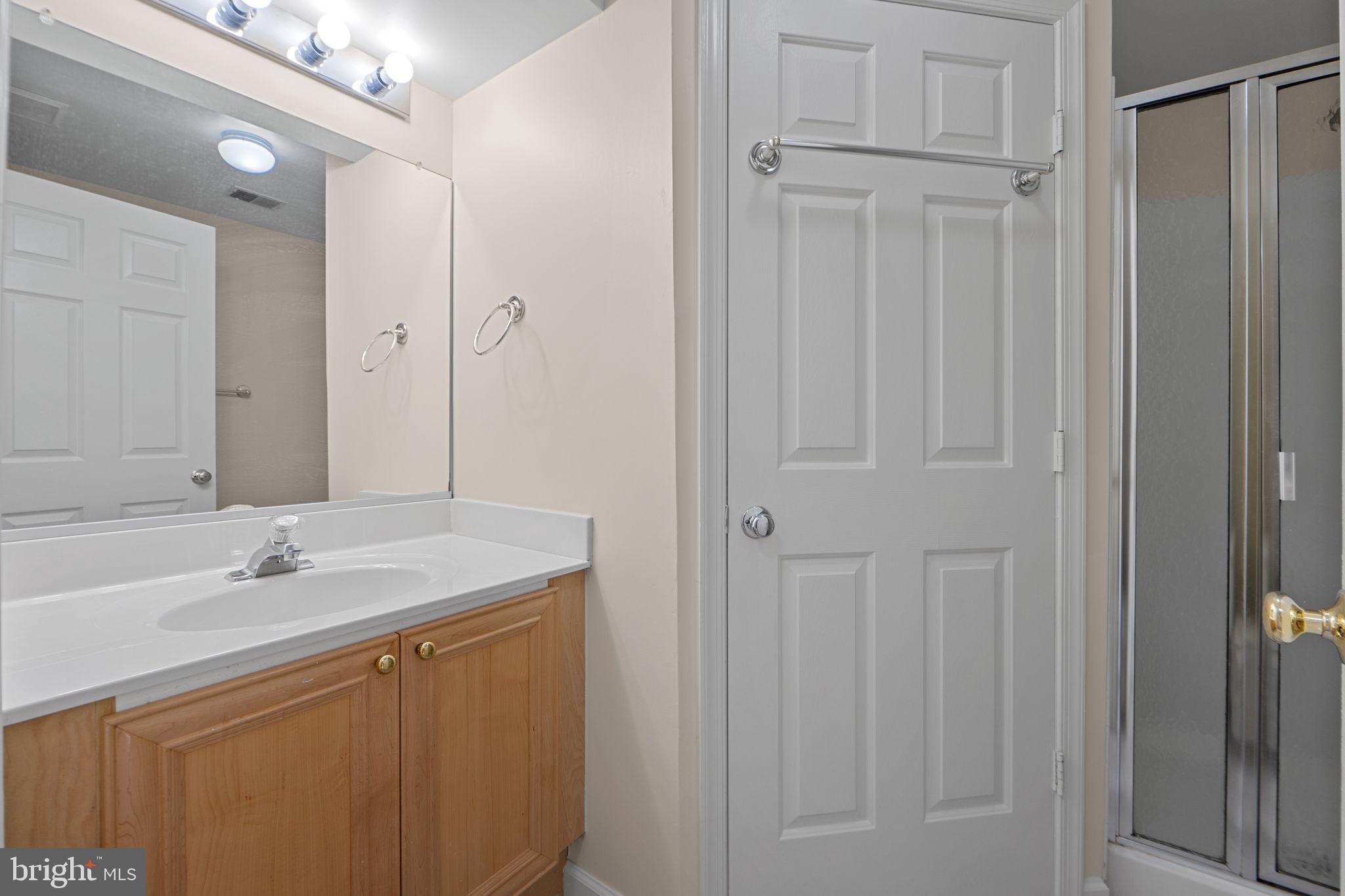 GREEN TRAILS - Residential Lease