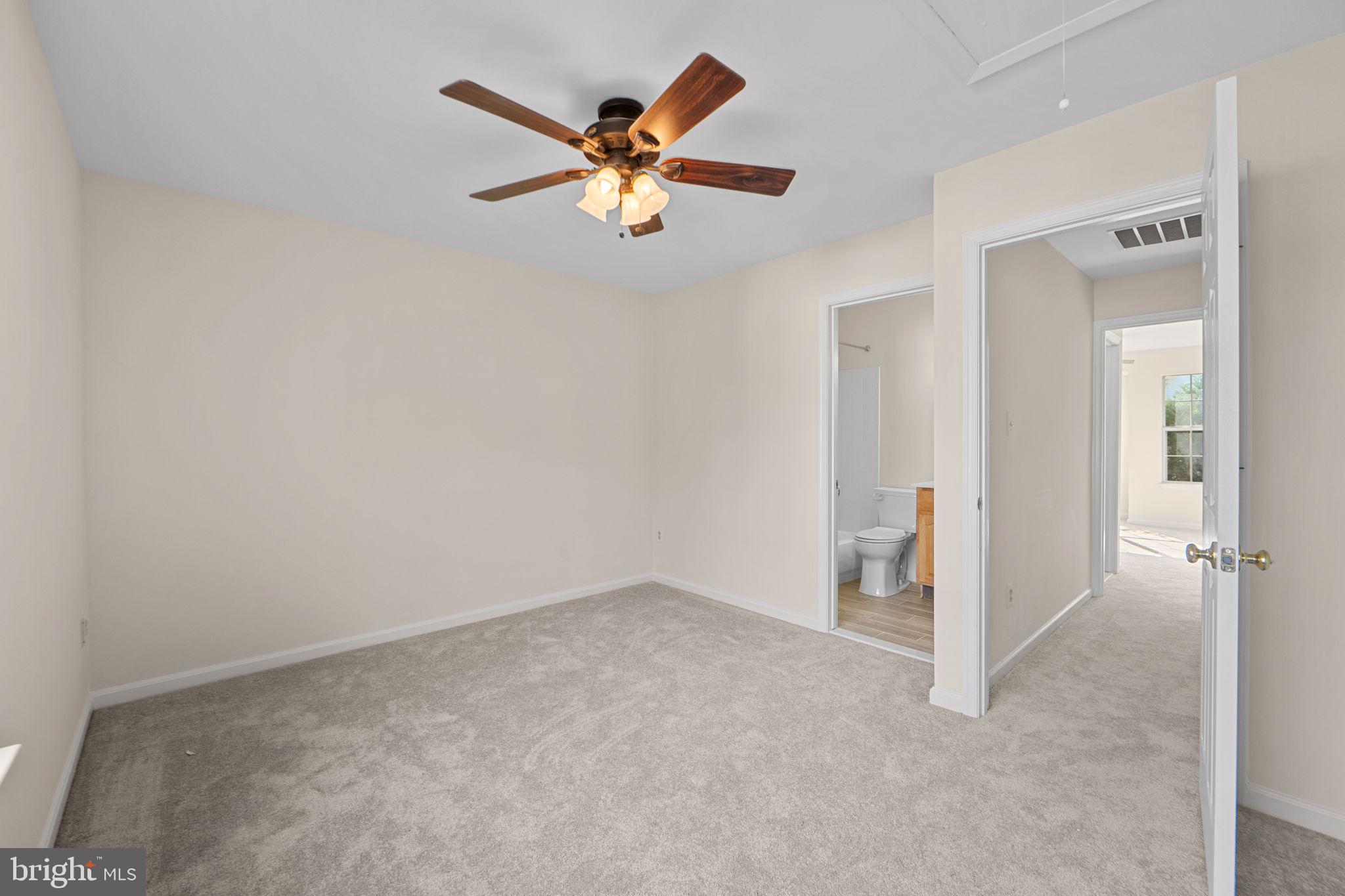 GREEN TRAILS - Residential Lease