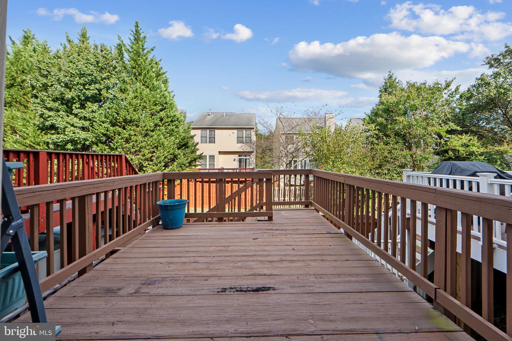 GREEN TRAILS - Residential Lease