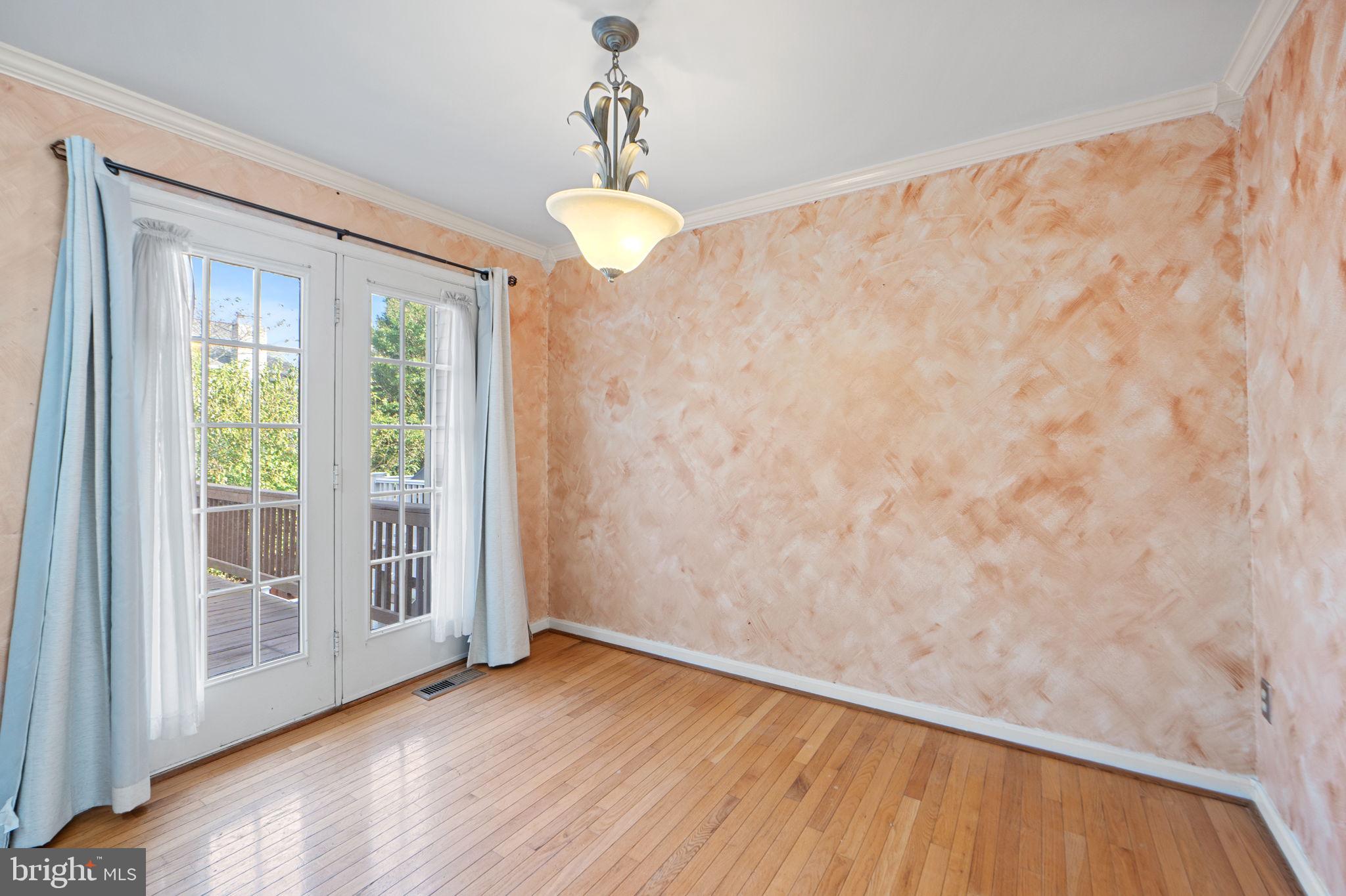 GREEN TRAILS - Residential Lease