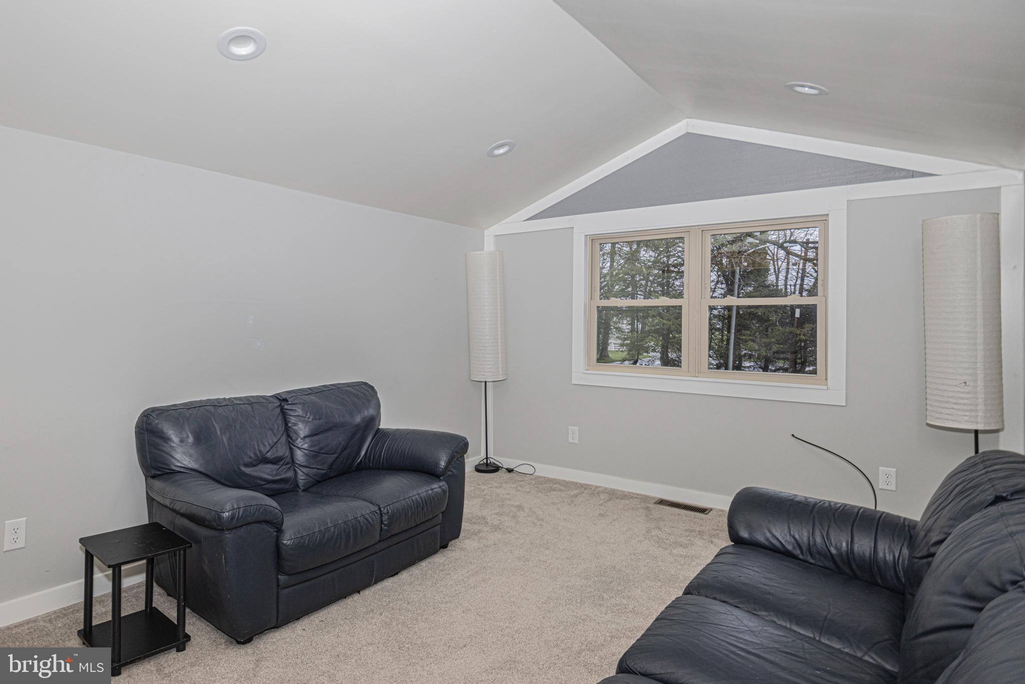 OAKLAND - Residential