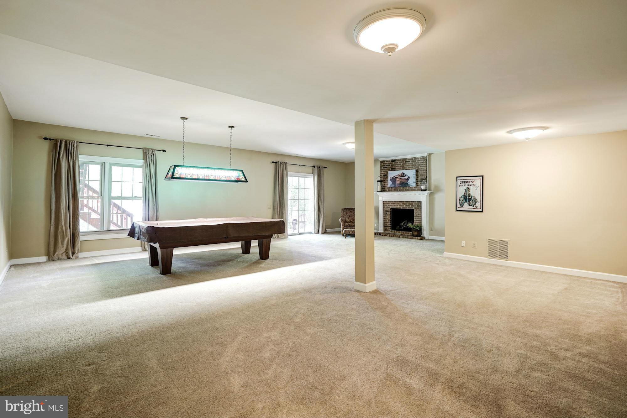 CHAMPION LAKE - Residential