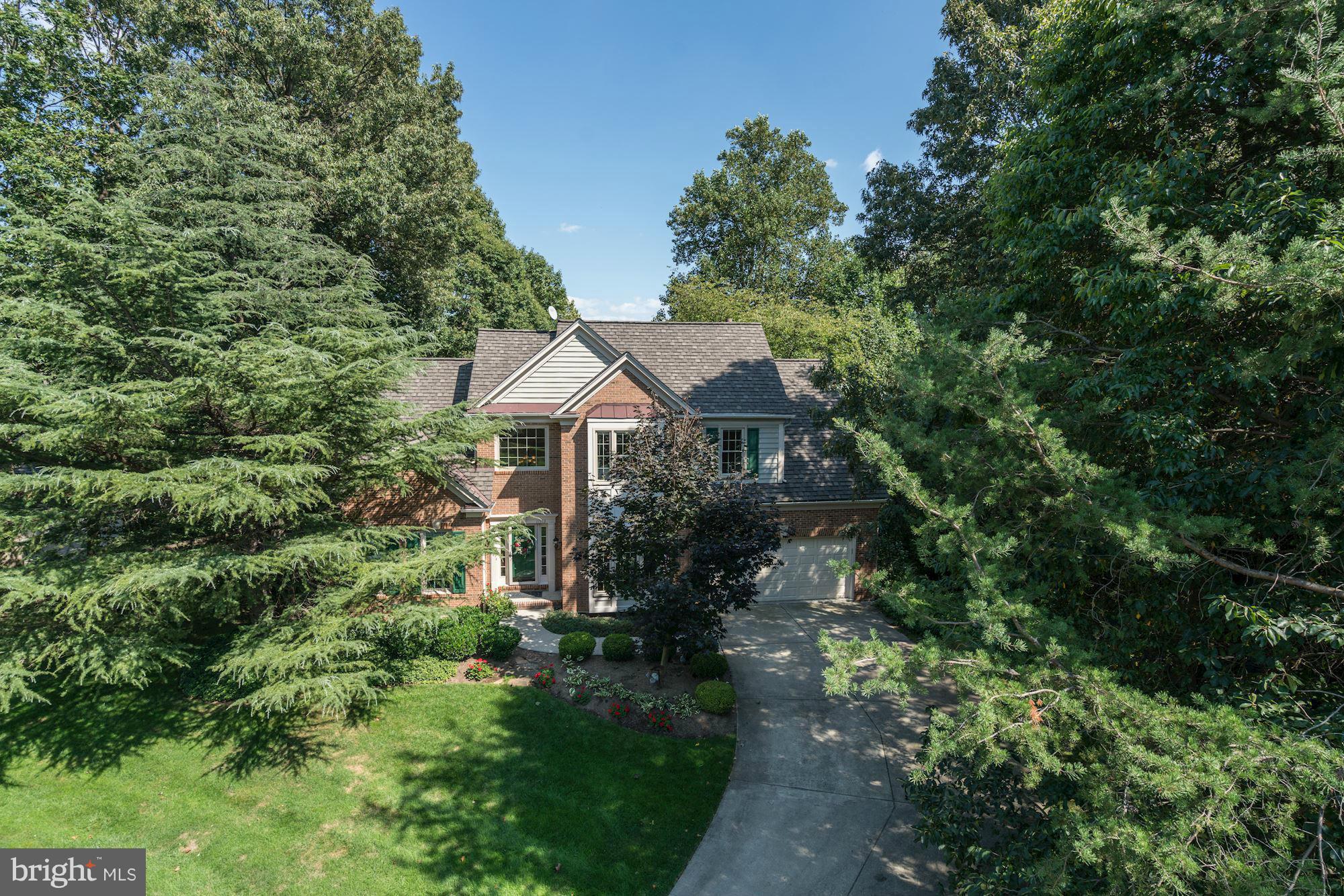 CHAMPION LAKE - Residential