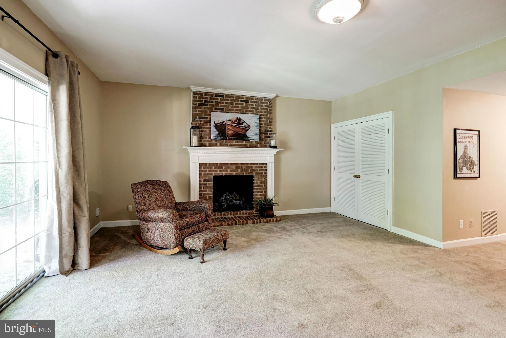 CHAMPION LAKE - Residential