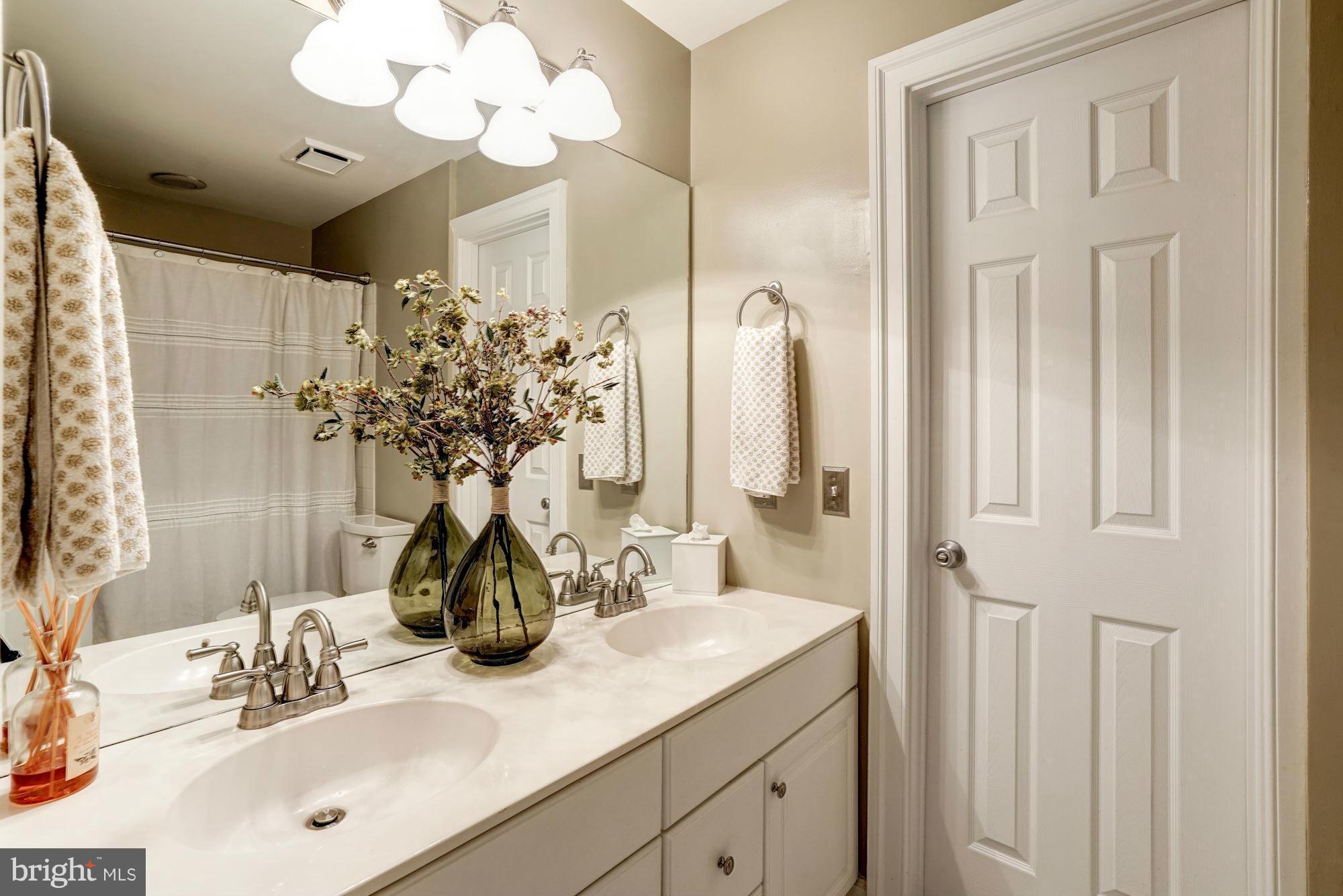 CHAMPION LAKE - Residential