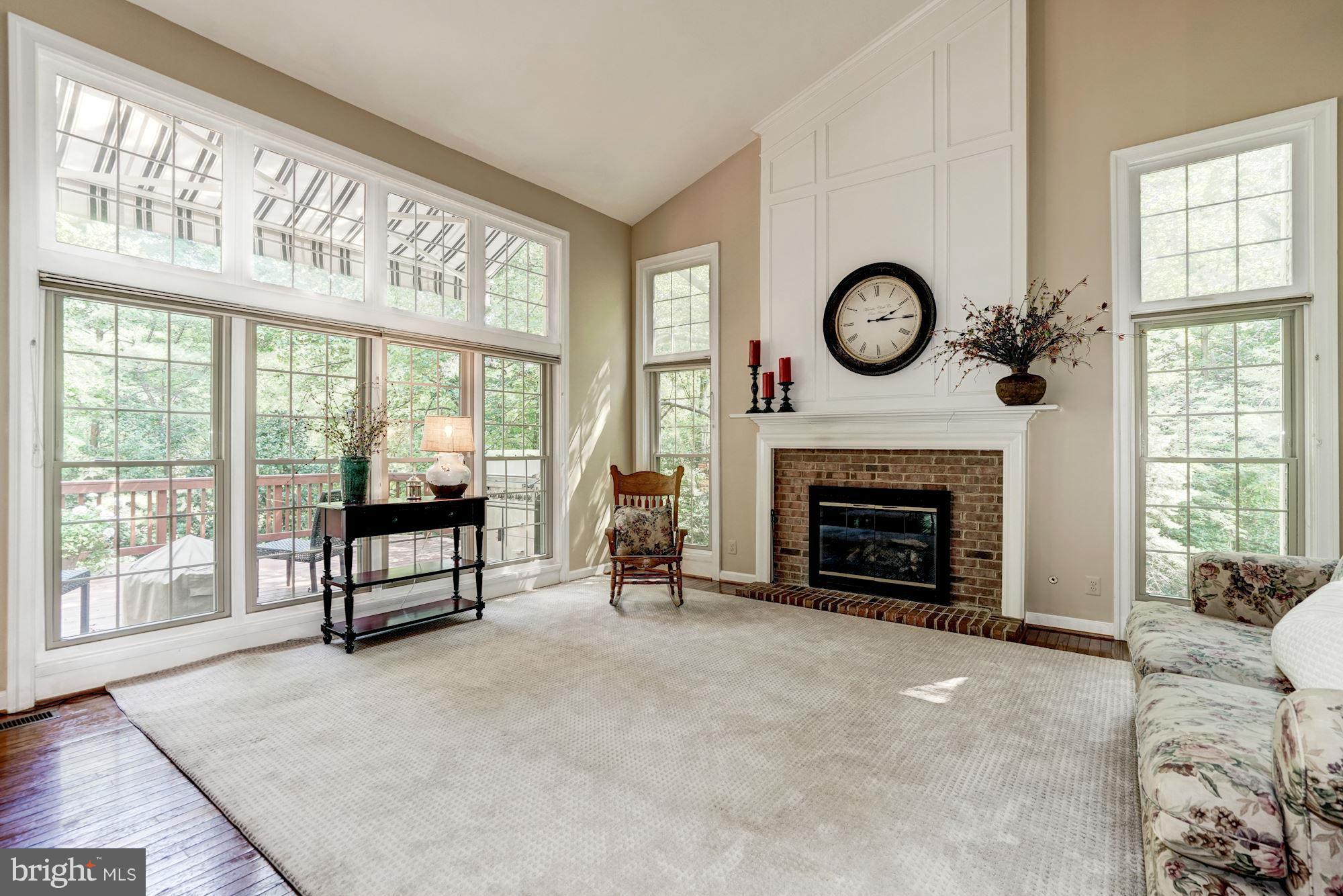 CHAMPION LAKE - Residential