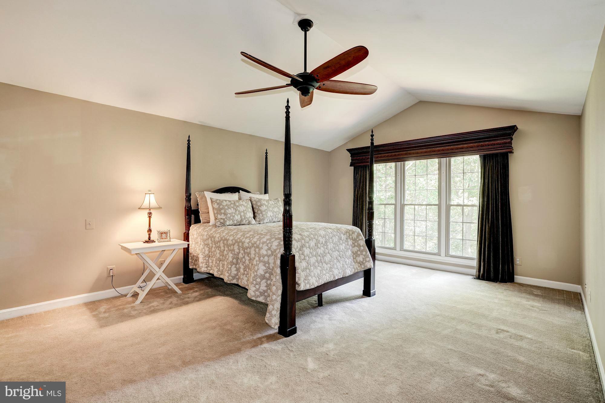 CHAMPION LAKE - Residential