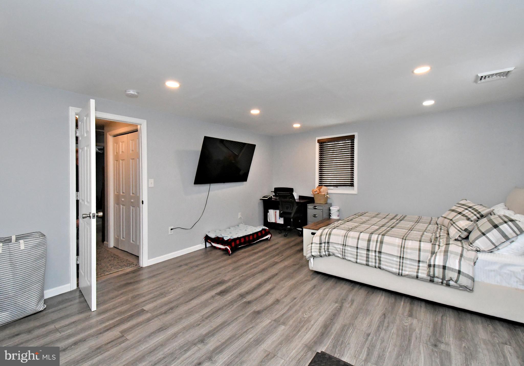 WINDING BROOKE EST - Residential