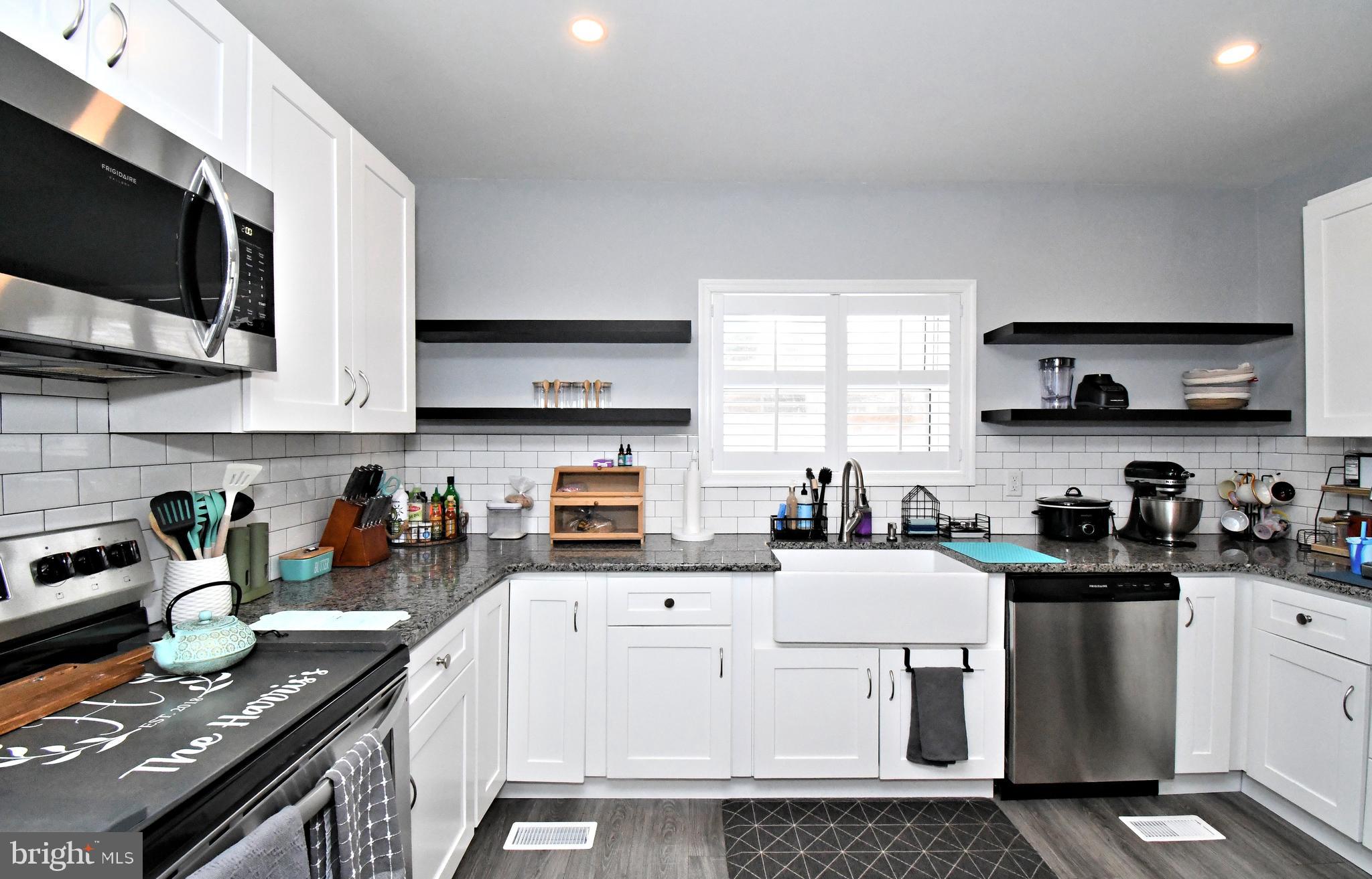 WINDING BROOKE EST - Residential