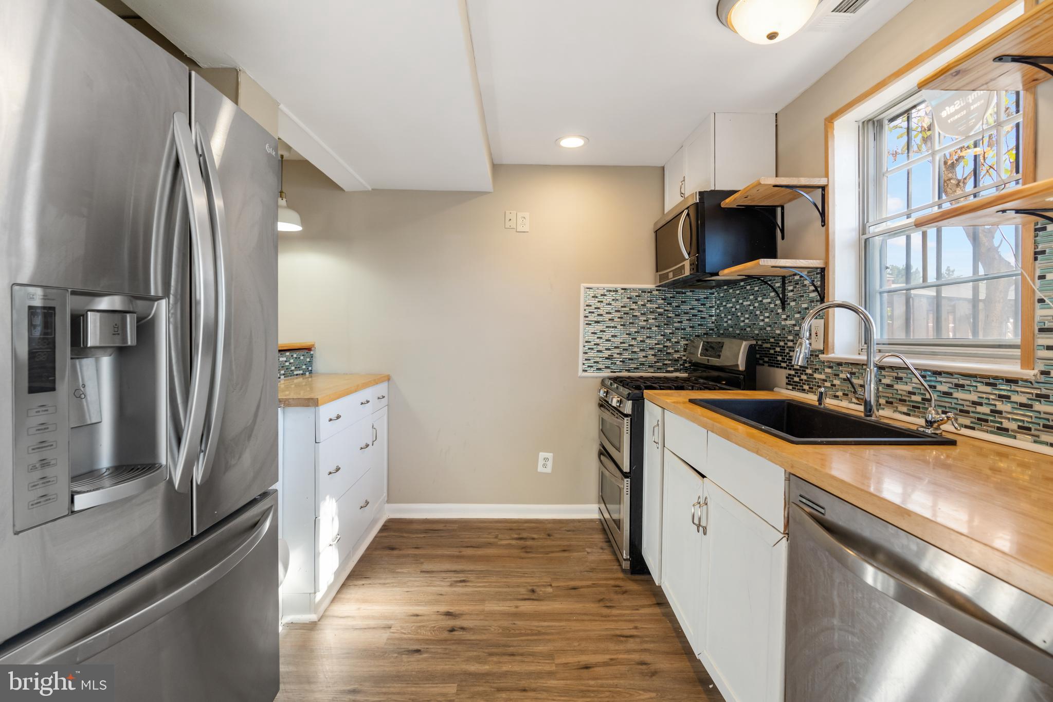 ASHLAND MEWS - Residential Lease