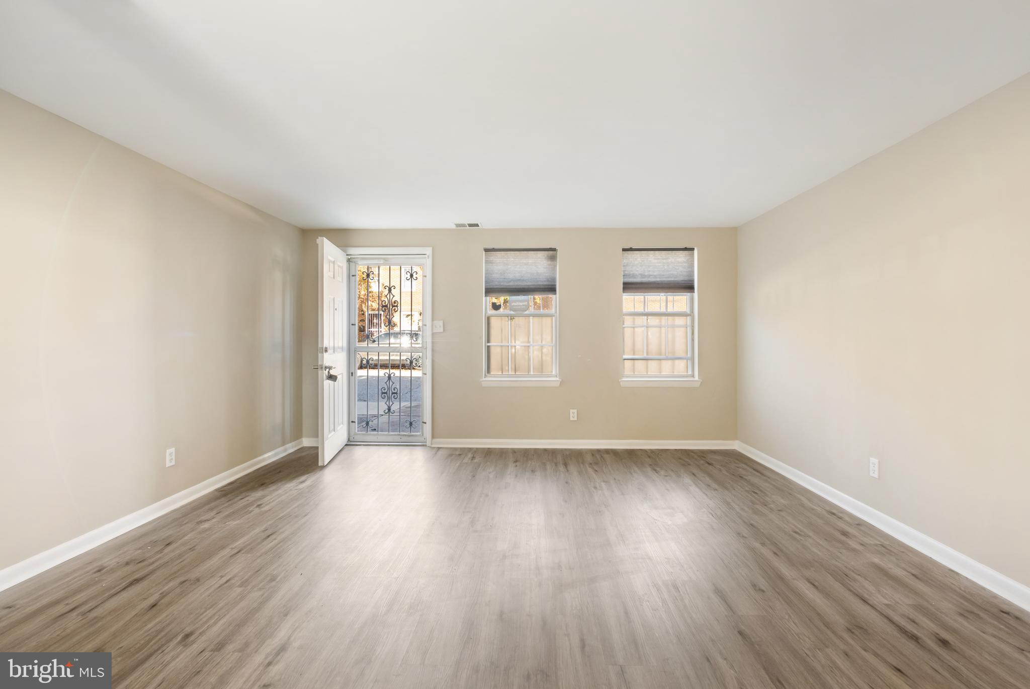 ASHLAND MEWS - Residential Lease