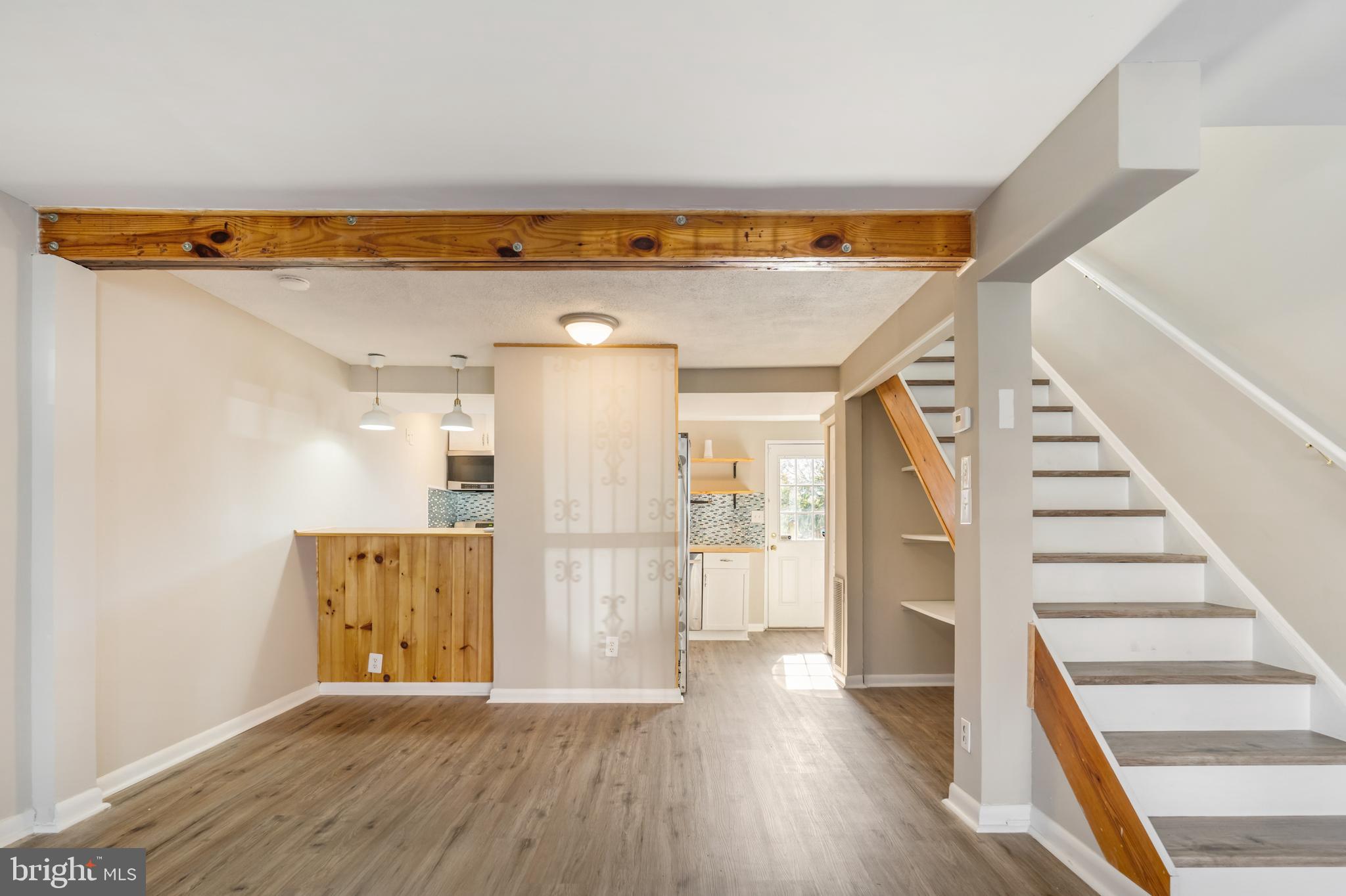 ASHLAND MEWS - Residential Lease