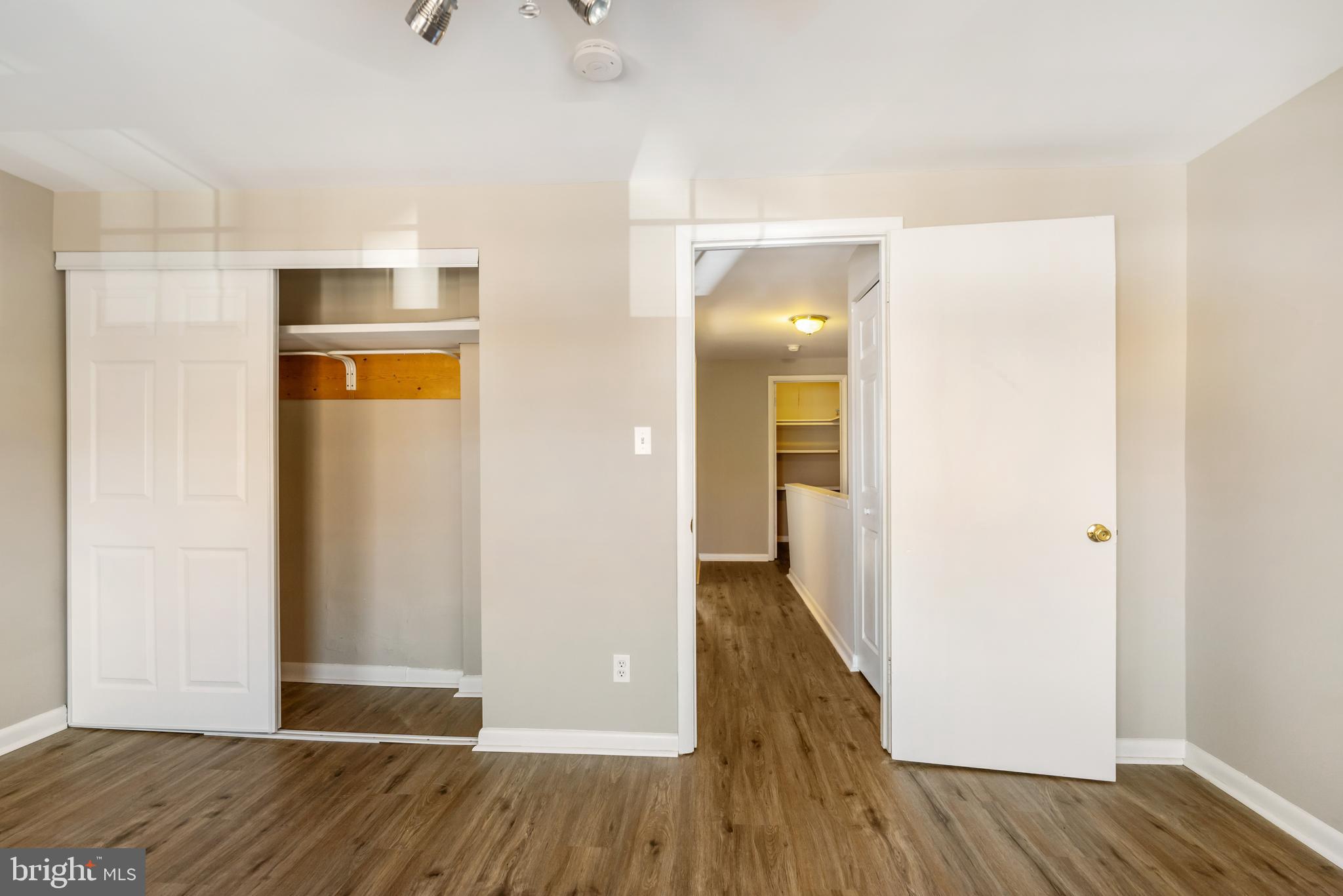 ASHLAND MEWS - Residential Lease