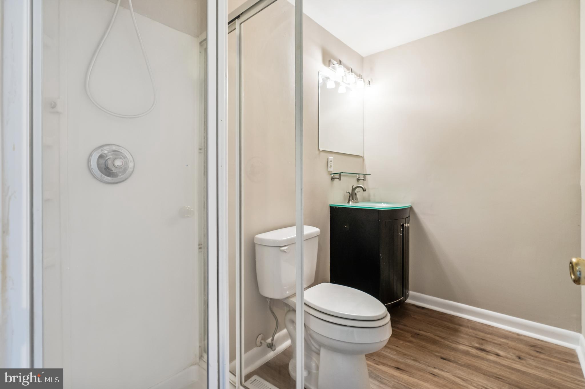 ASHLAND MEWS - Residential Lease