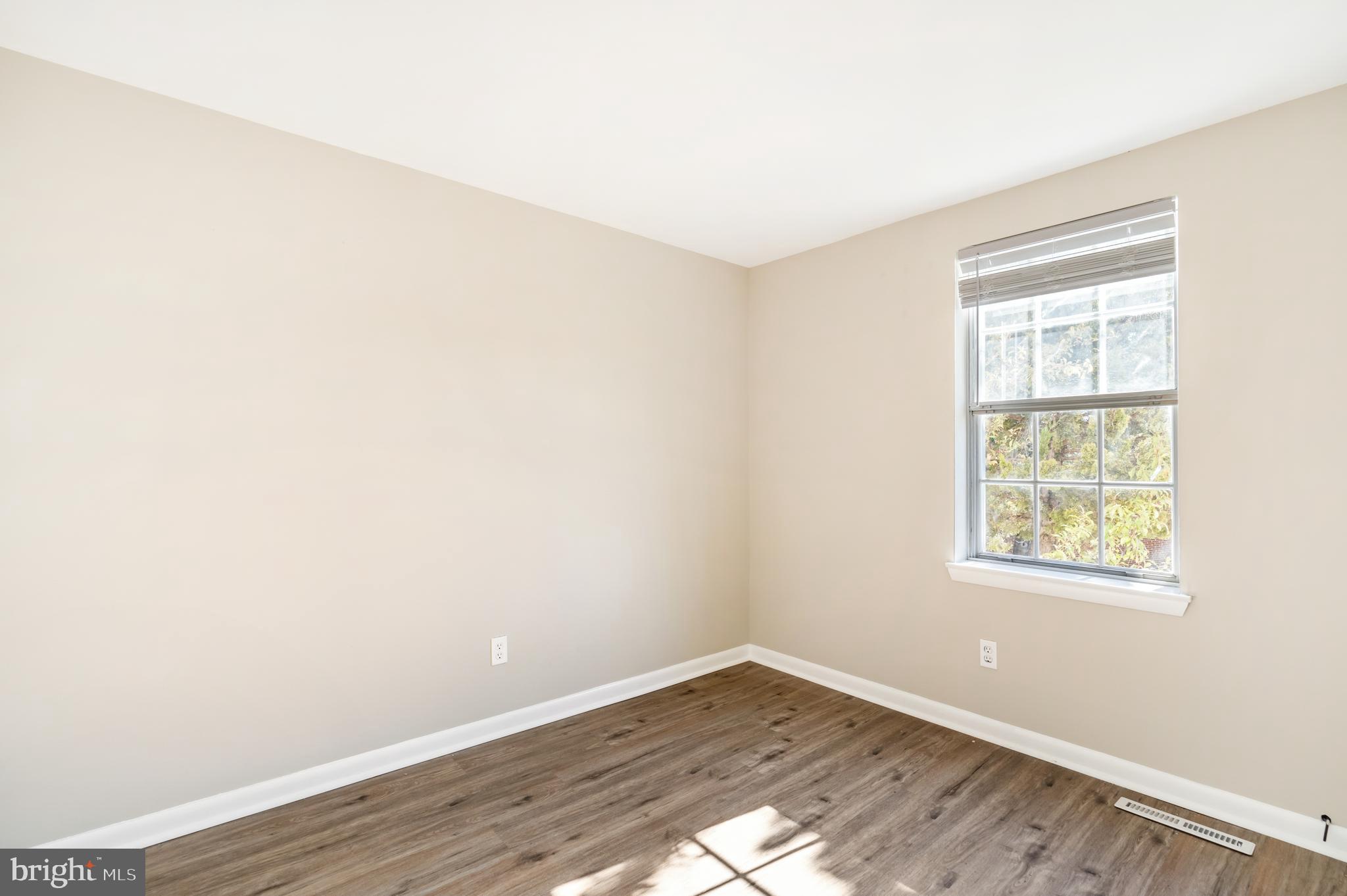 ASHLAND MEWS - Residential Lease