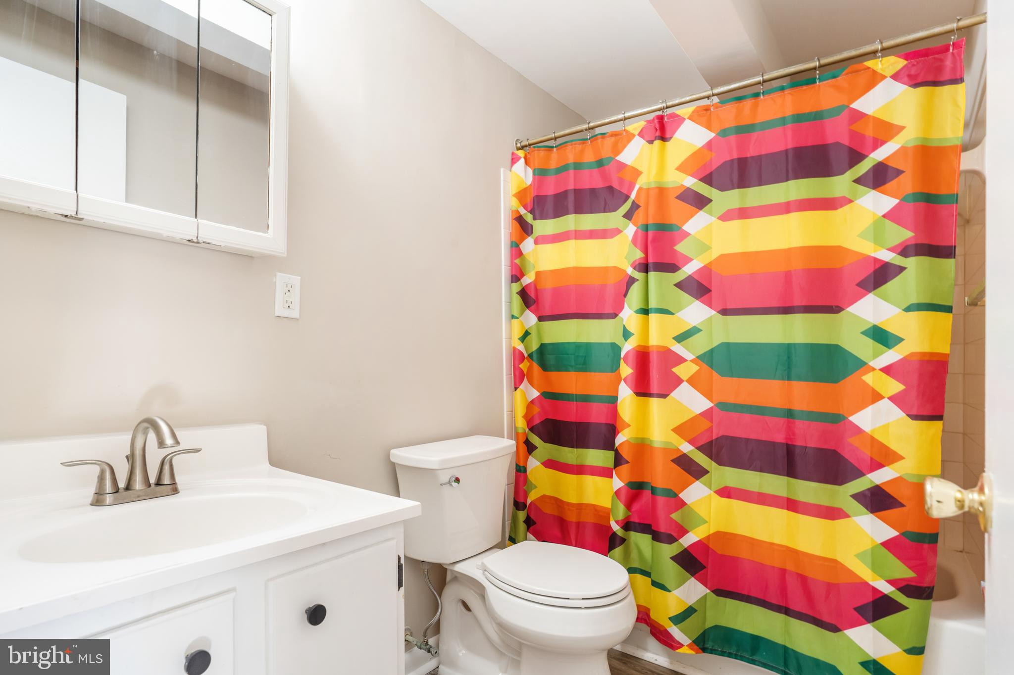 ASHLAND MEWS - Residential Lease