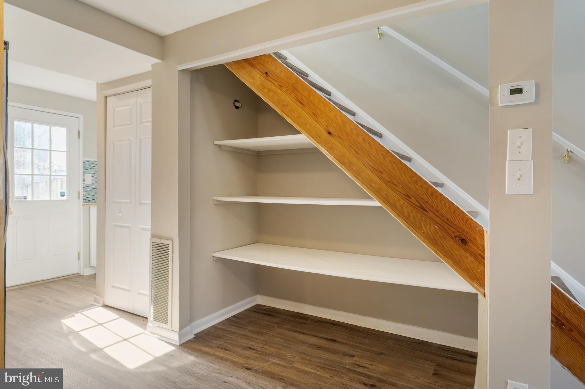 ASHLAND MEWS - Residential Lease