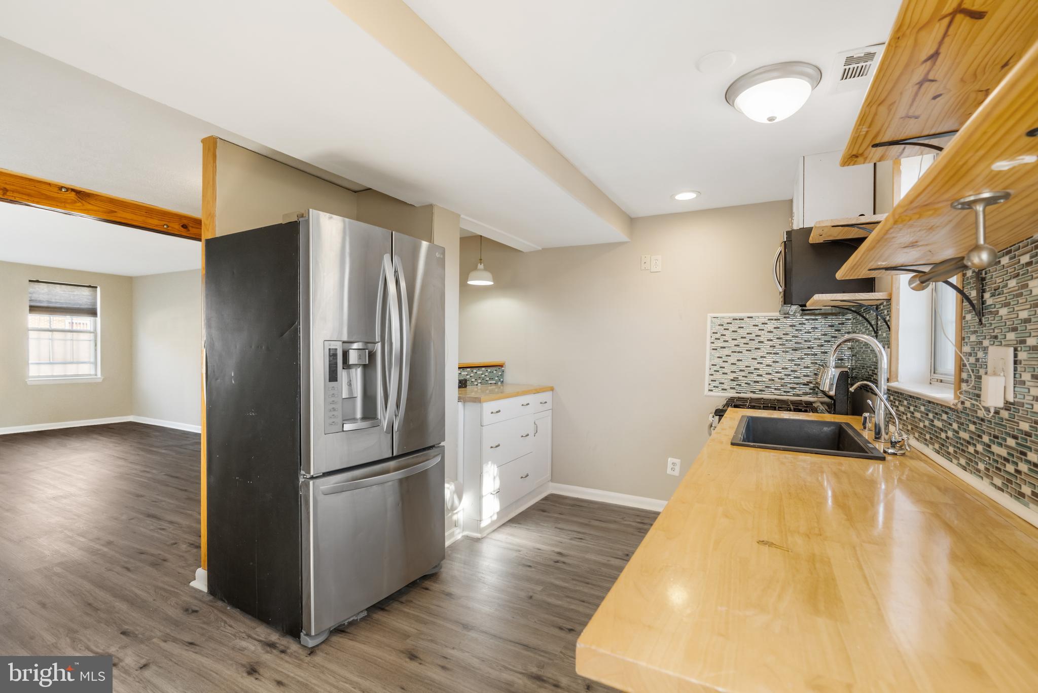 ASHLAND MEWS - Residential Lease