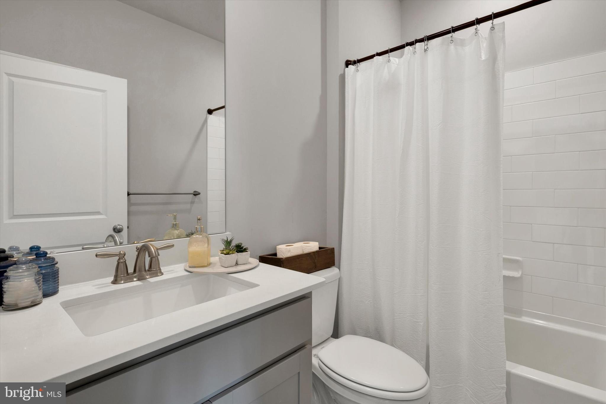 STEELPOINTE - Residential