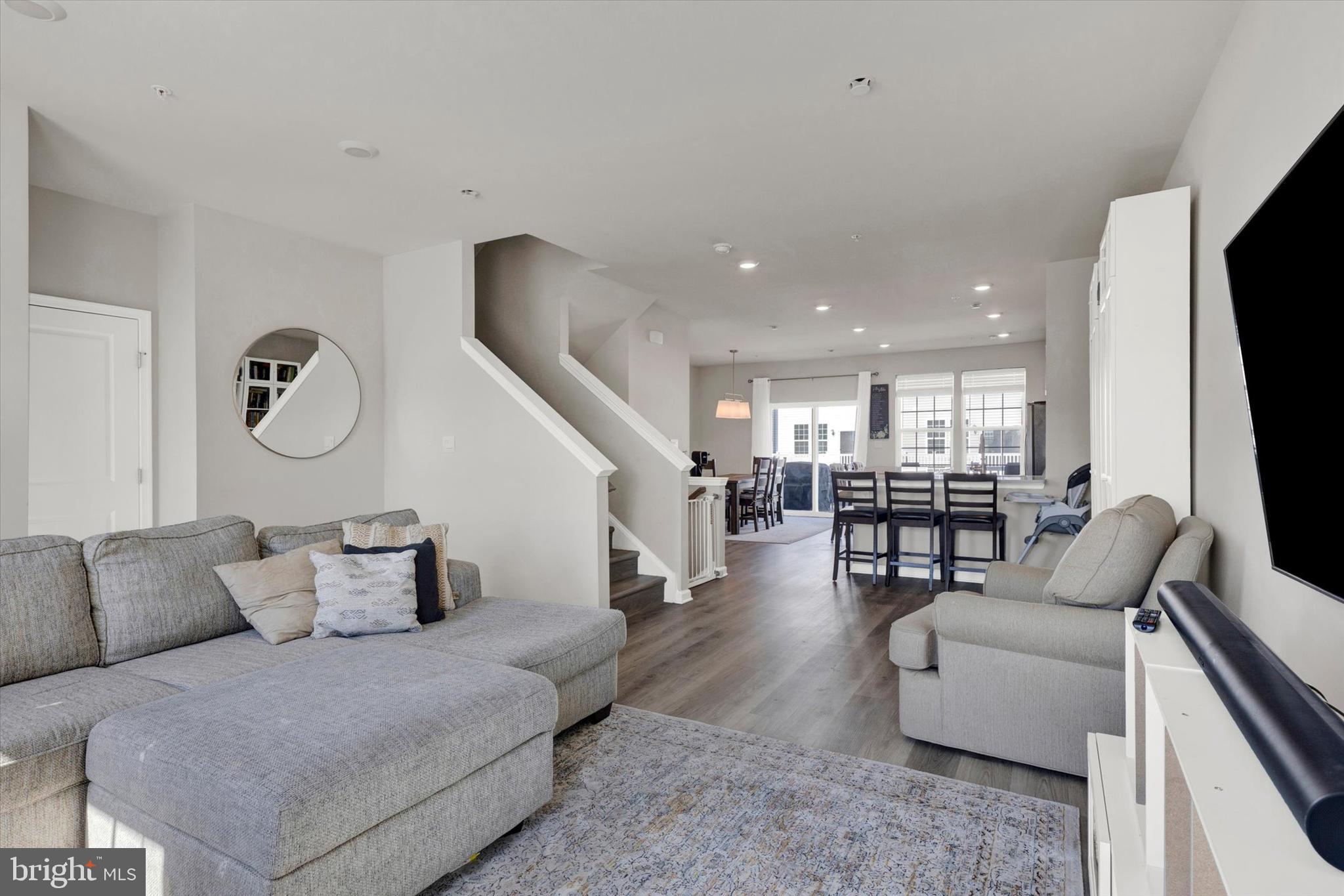 STEELPOINTE - Residential